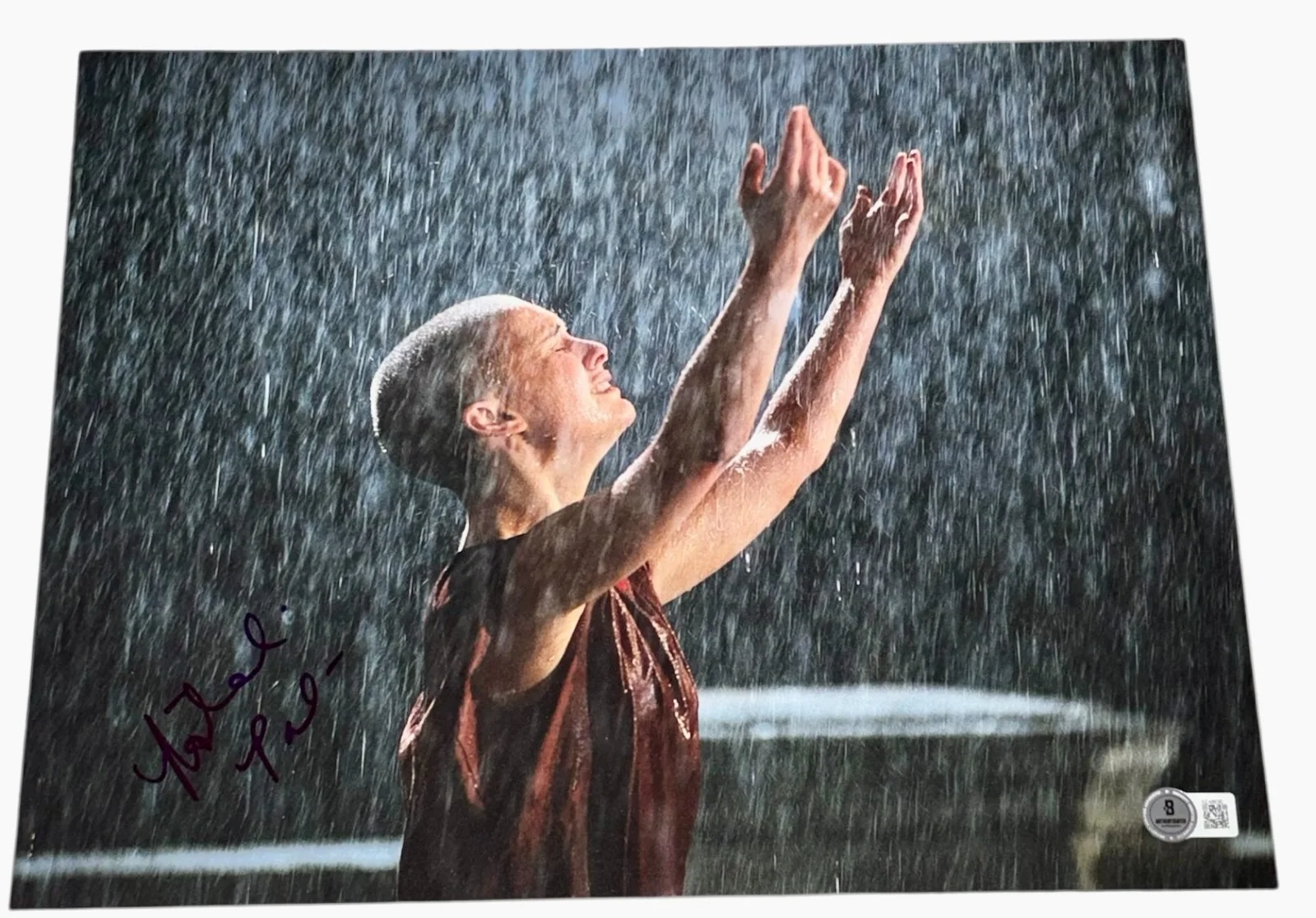 Natalie Portman — Natalie Portman Signed Autograph 11x14 Photo Authentic V For Vendetta Beckett