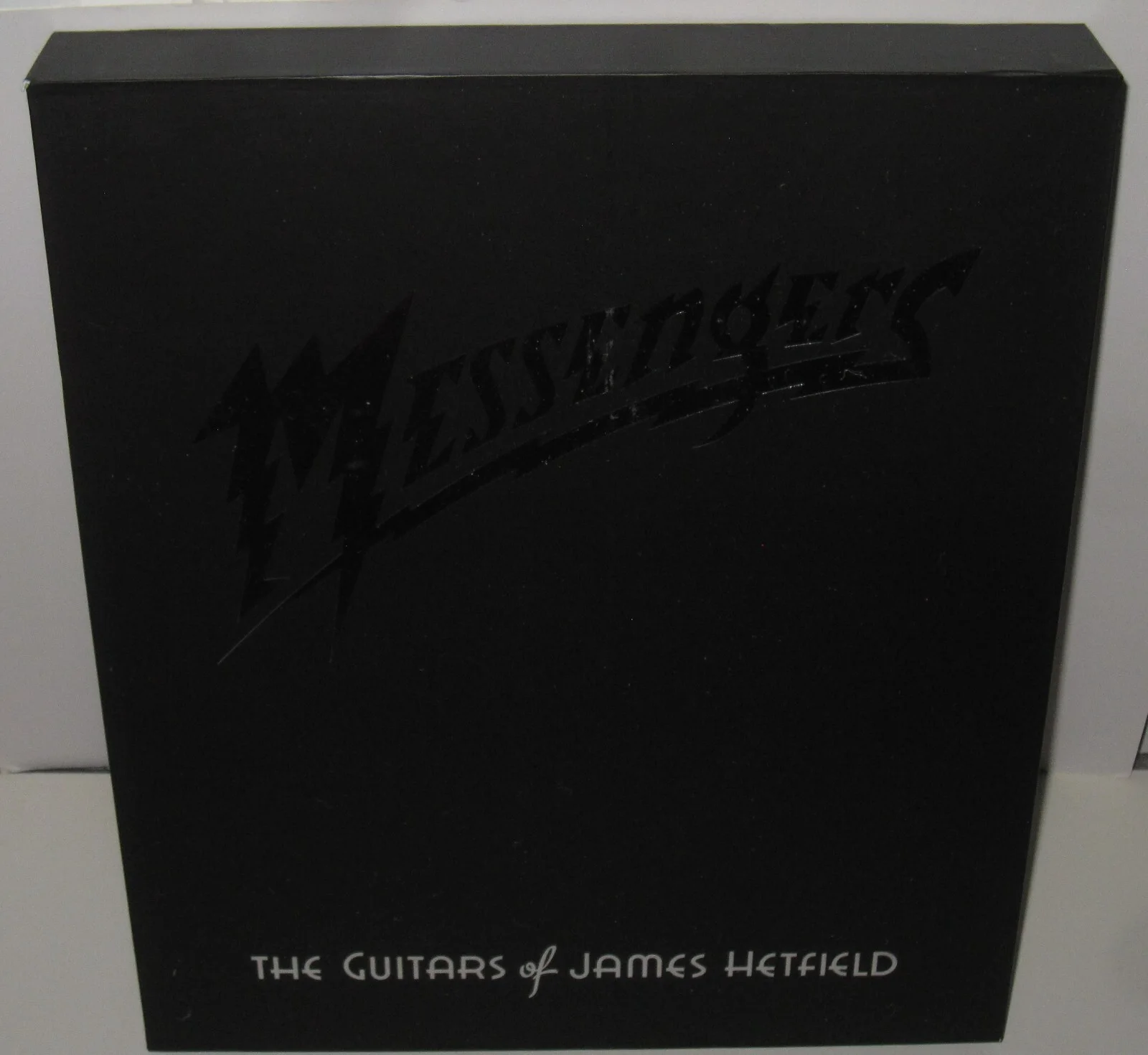 JAMES HETFIELD SIGNED MESSENGERS BOOK THE GUITARS SLIPCASE METALLICA AUTOGRAPH, изображение 4
