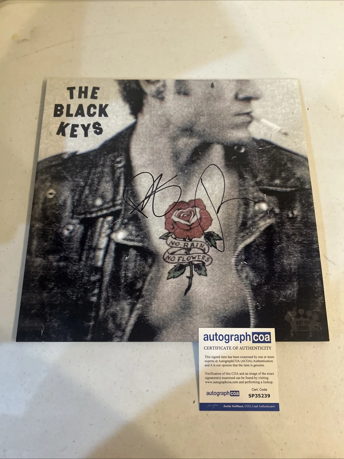 THE BLACK KEYS SIGNED AUTOGRAPH VINYL ACOA NO RAIN NO FLOWERS RECORD LP, изображение 2