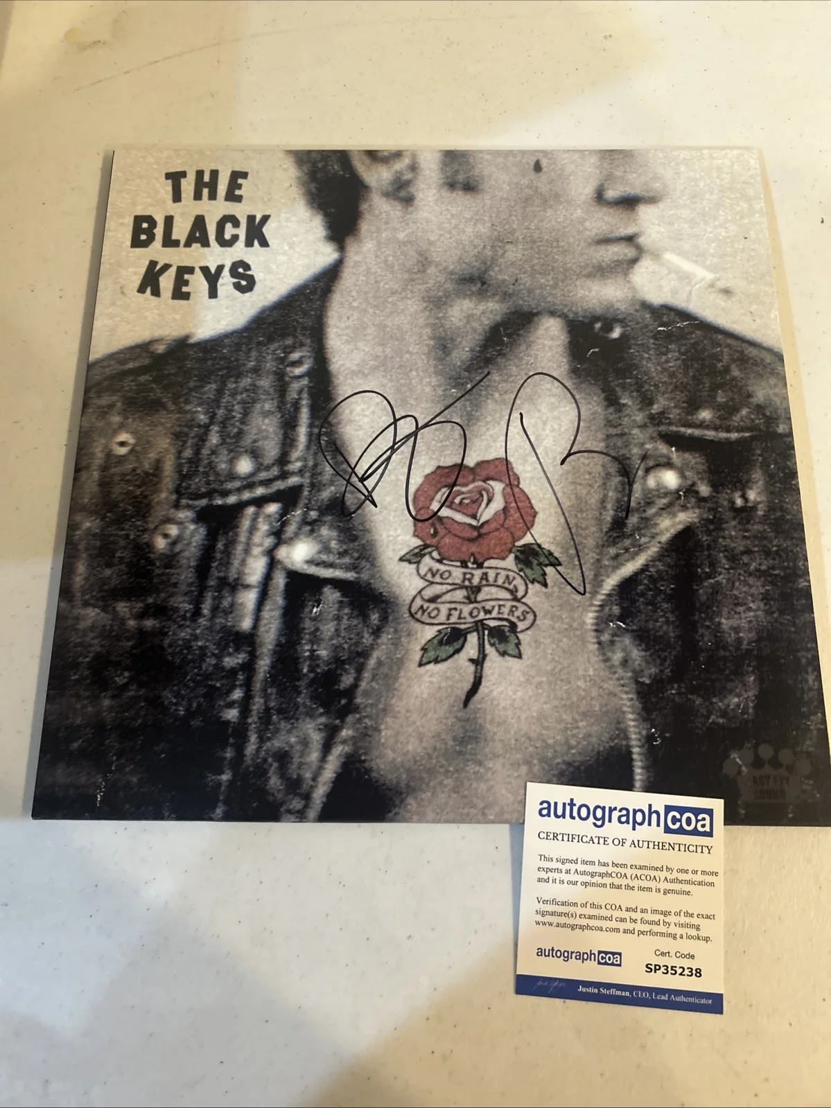 THE BLACK KEYS SIGNED AUTOGRAPH VINYL ACOA NO RAIN NO FLOWERS RECORD LP, image 2