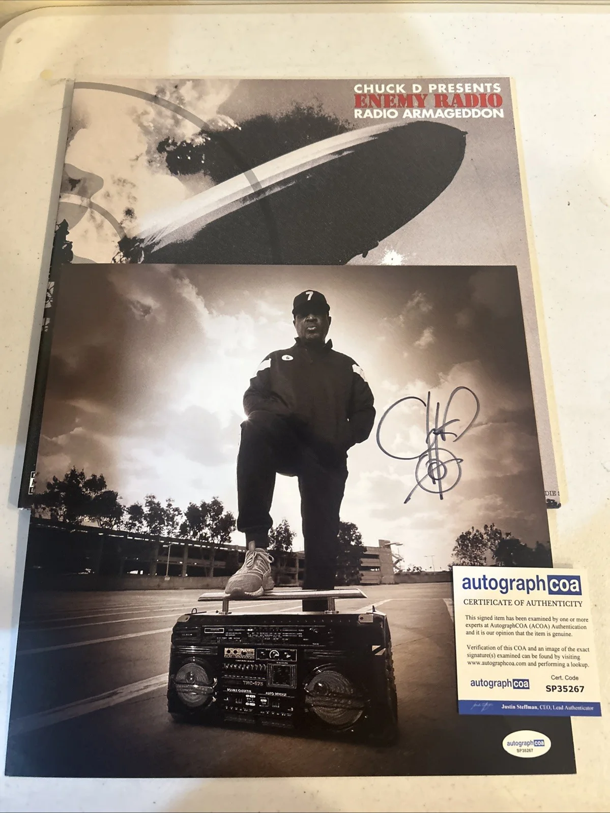 CHUCK D PUBLIC ENEMY SIGNED AUTOGRAPH VINYL ALBUM INSERT ACOA RADIO ARMAGEDDON, изображение 2