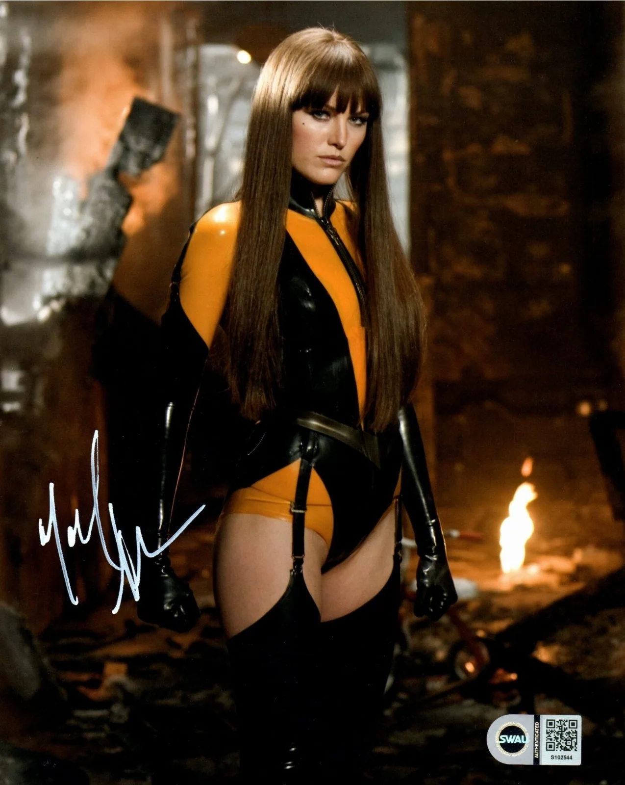 malin ackerman — Malin Ackerman Signed 8x10 Photo The Watchmen Silk Spectre II SWAU #2