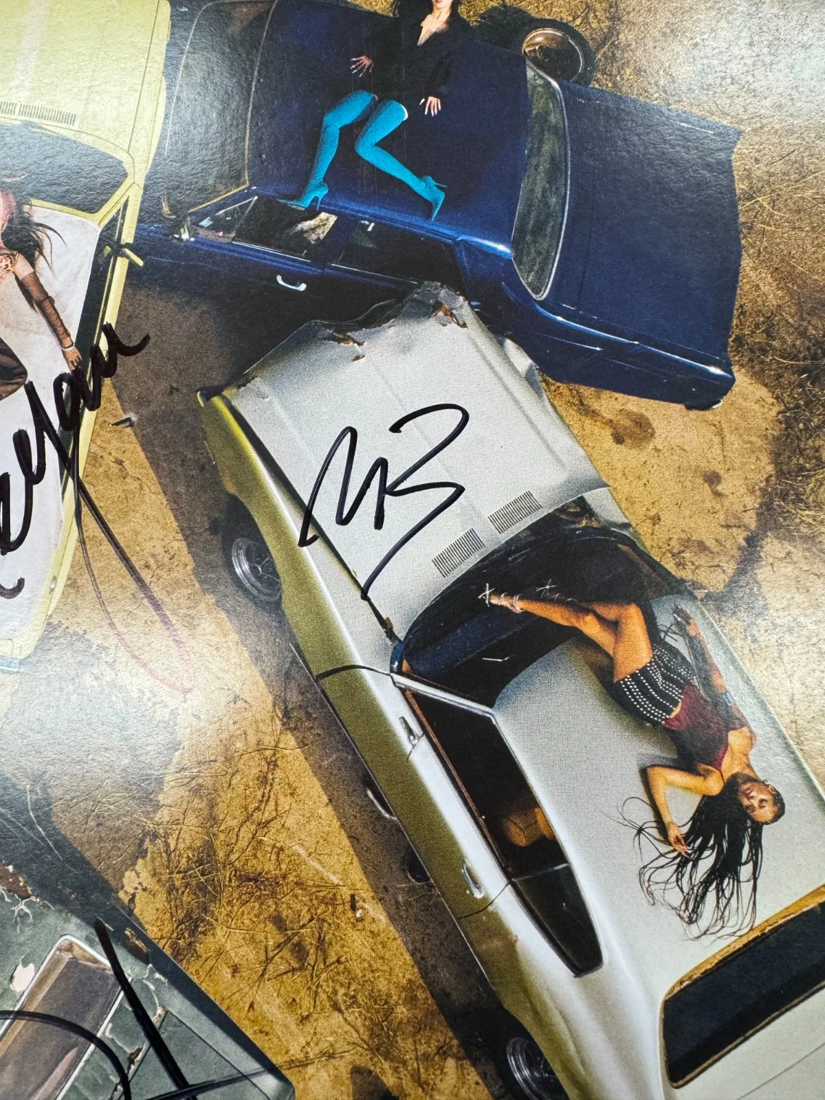 KATSEYE Signed Autographed Beautiful Chaos Target Exclusive Pomegranate JSA COA, image 4