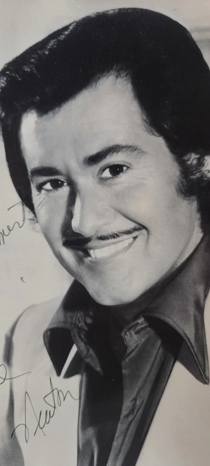 Vintage Signed 8x10 Glossy Photo Wayne Newton Autographed, image 3