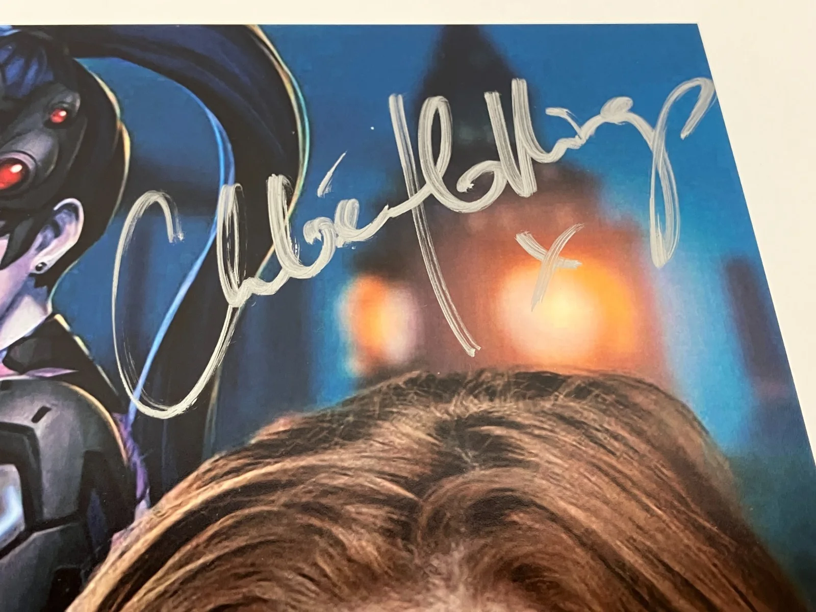 Chloe Hollings — Chloe Hollings WIDOWMAKER Overwatch Signed 8 x 10 Photo with Wizard World COA, изображение 3