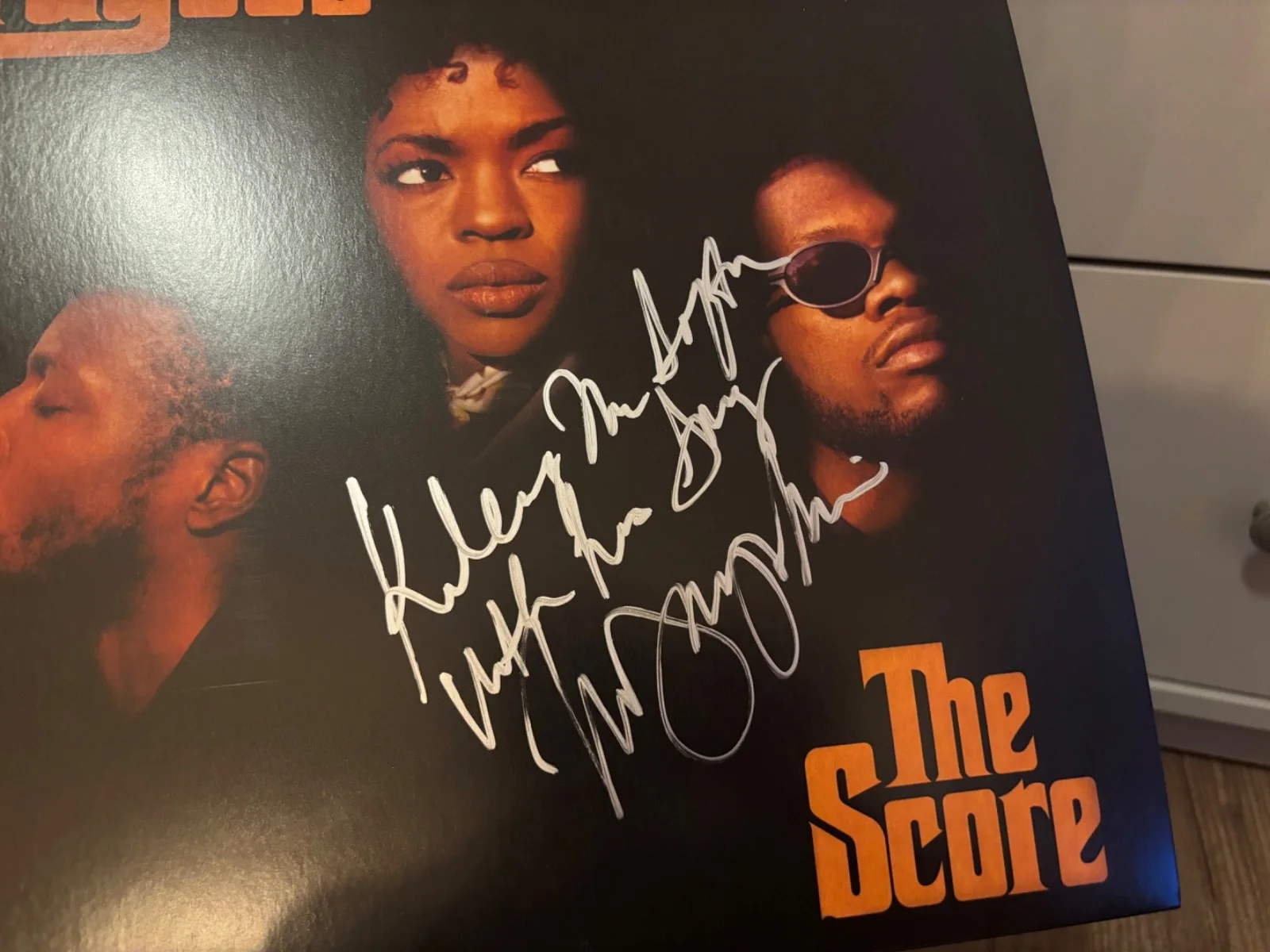 LAURYN HILL SIGNED AUTOGRAPHED LP VINYL THE FUGEES "KILLING ME SOFTLY" LYRICS, изображение 2