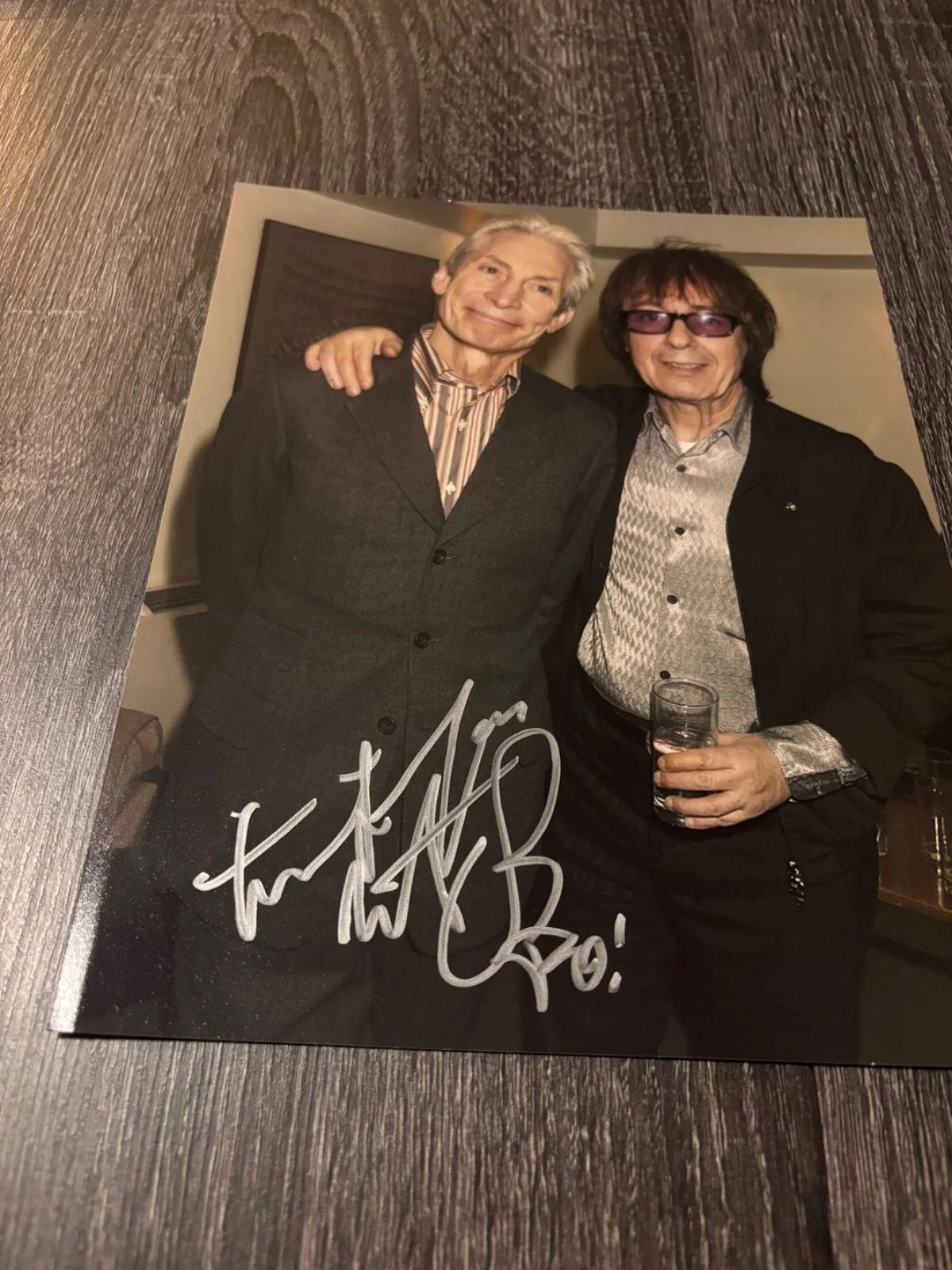 CHARLIE WATTS SIGNED AUTOGRAPHED 8X10 PHOTO THE ROLLING STONES RARE RIP DRUMS 5, изображение 2
