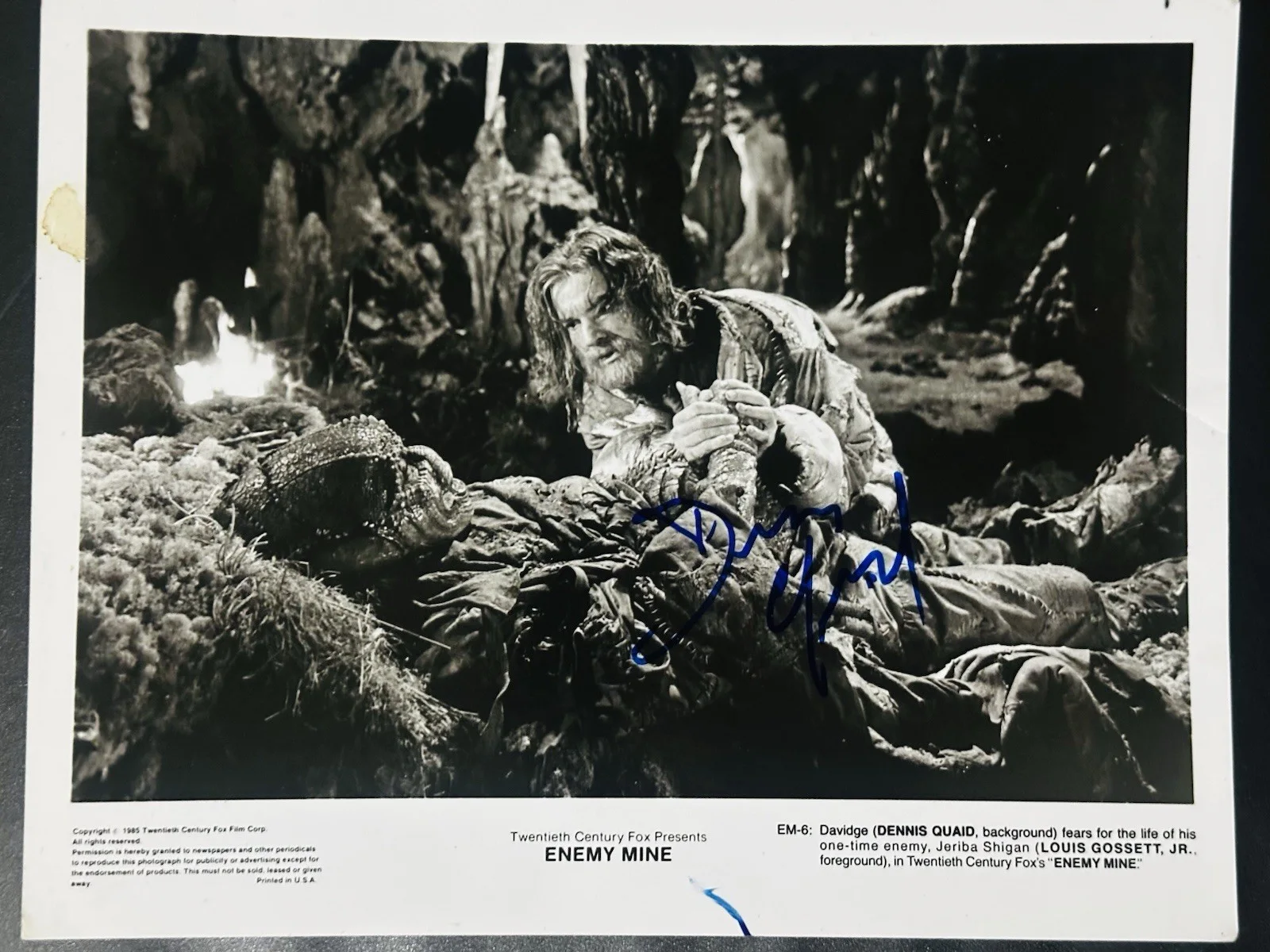 Dennis Quaid — Dennis Quaid signed Enemy Mine 8x10 Photo.