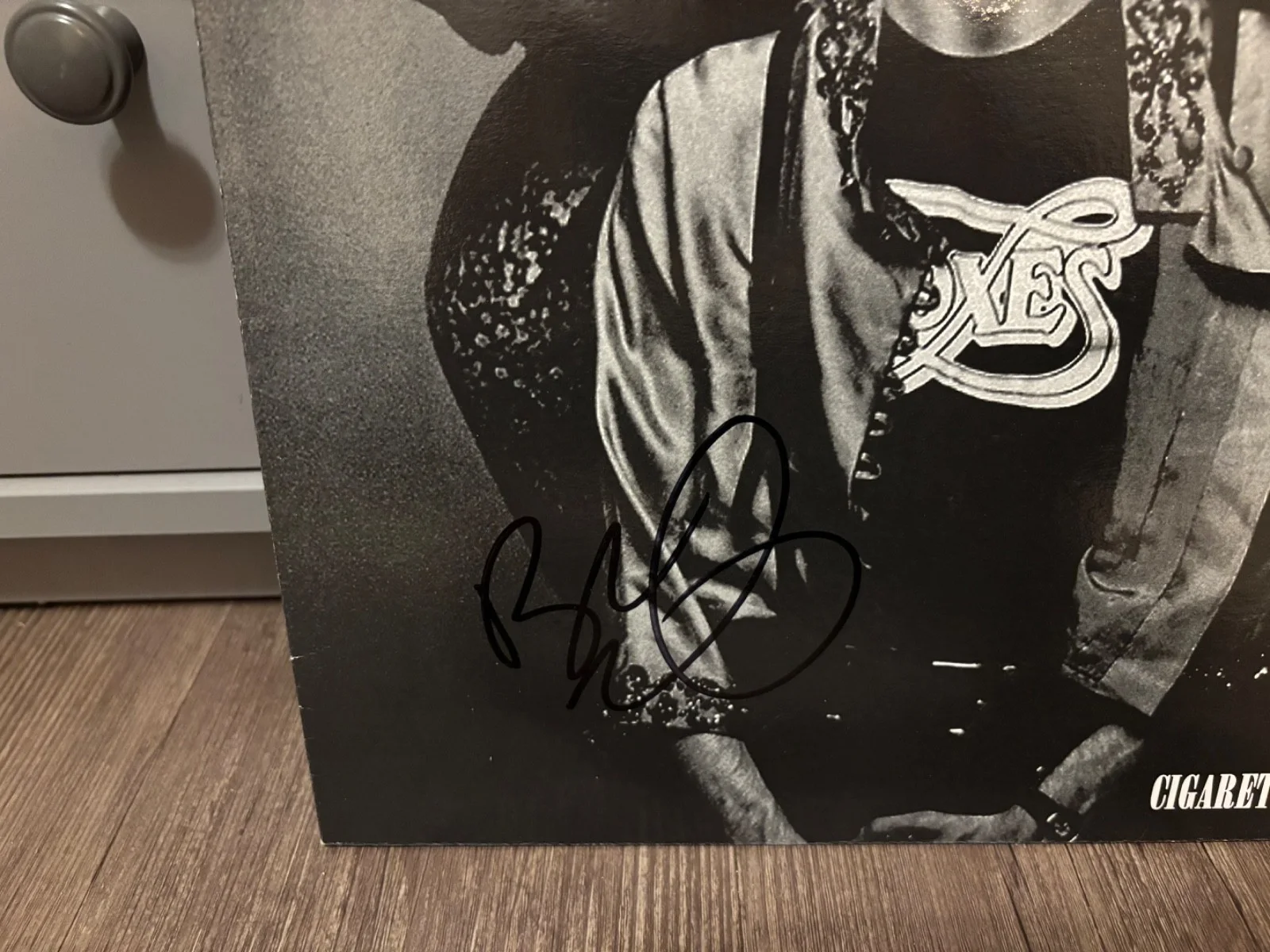 NIRVANA SIGNED AUTOGRAPHED LP VINYL CIGARETTE BURNS BUTCH VIG VERY RARE, image 2