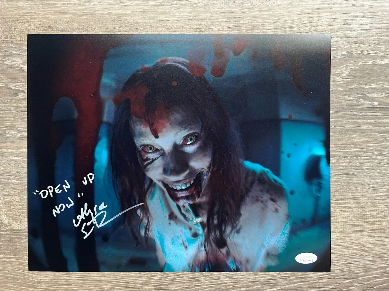 Alyssa Sutherland — Alyssa Sutherland Signed Evil Dead Rise 11x14 Photo JSA COA INSCRIBED Horror, image 2