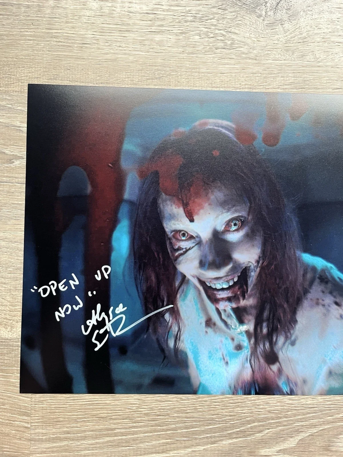 Alyssa Sutherland — Alyssa Sutherland Signed Evil Dead Rise 11x14 Photo JSA COA INSCRIBED Horror, image 3