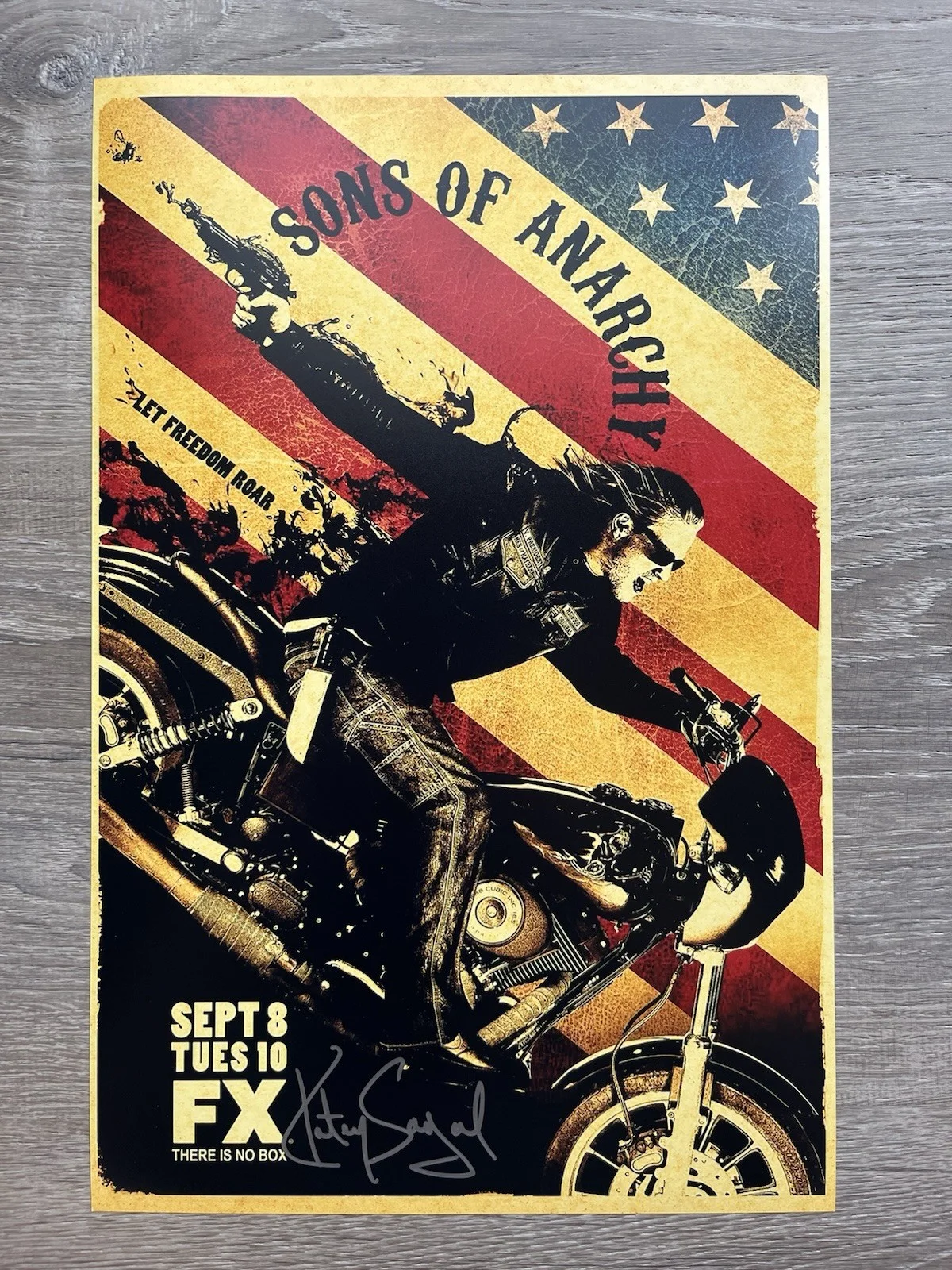 Katey Sagal — Katey Sagal Signed Gemma 11x17 Photo JSA COA Sons Of Anarchy SOA, image 2