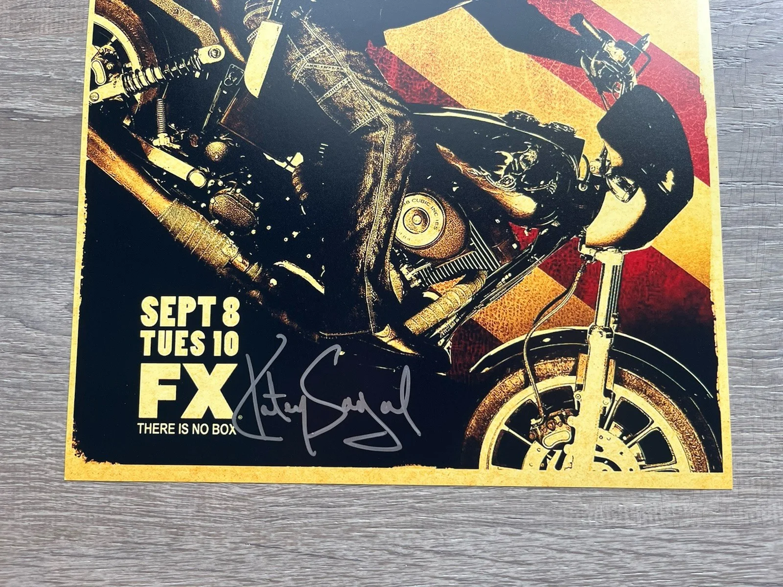 Katey Sagal — Katey Sagal Signed Gemma 11x17 Photo JSA COA Sons Of Anarchy SOA, image 3