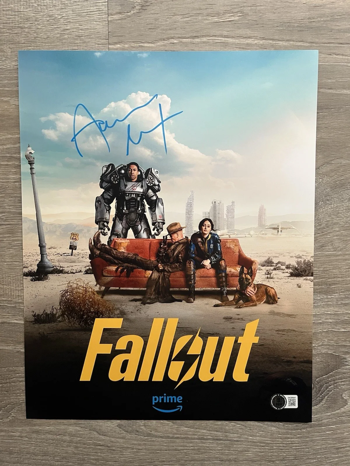 Aaron Moten — Aaron Moten Signed Fallout 11x14 Photo Beckett COA Maximus, изображение 2