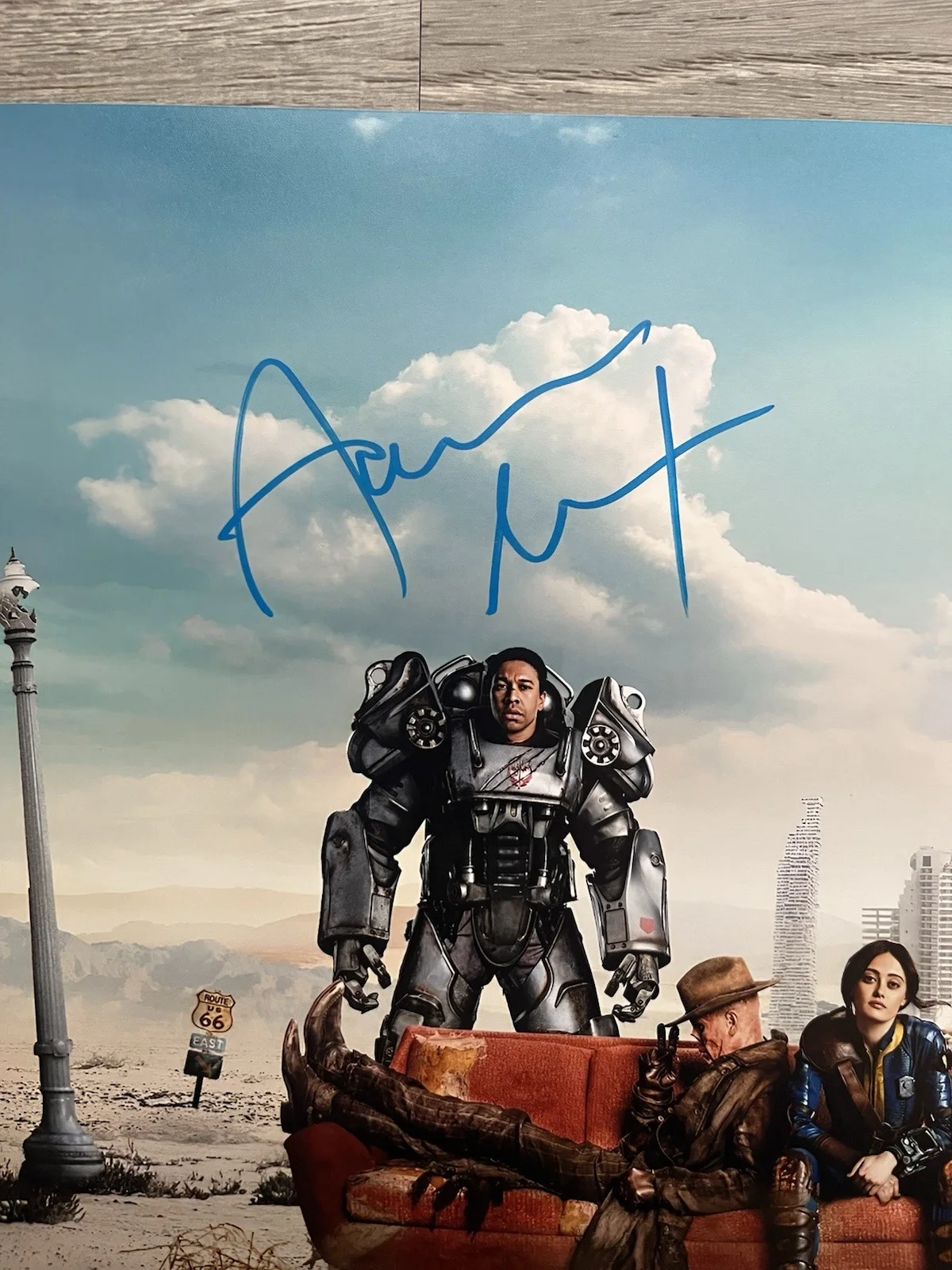 Aaron Moten — Aaron Moten Signed Fallout 11x14 Photo Beckett COA Maximus, изображение 3