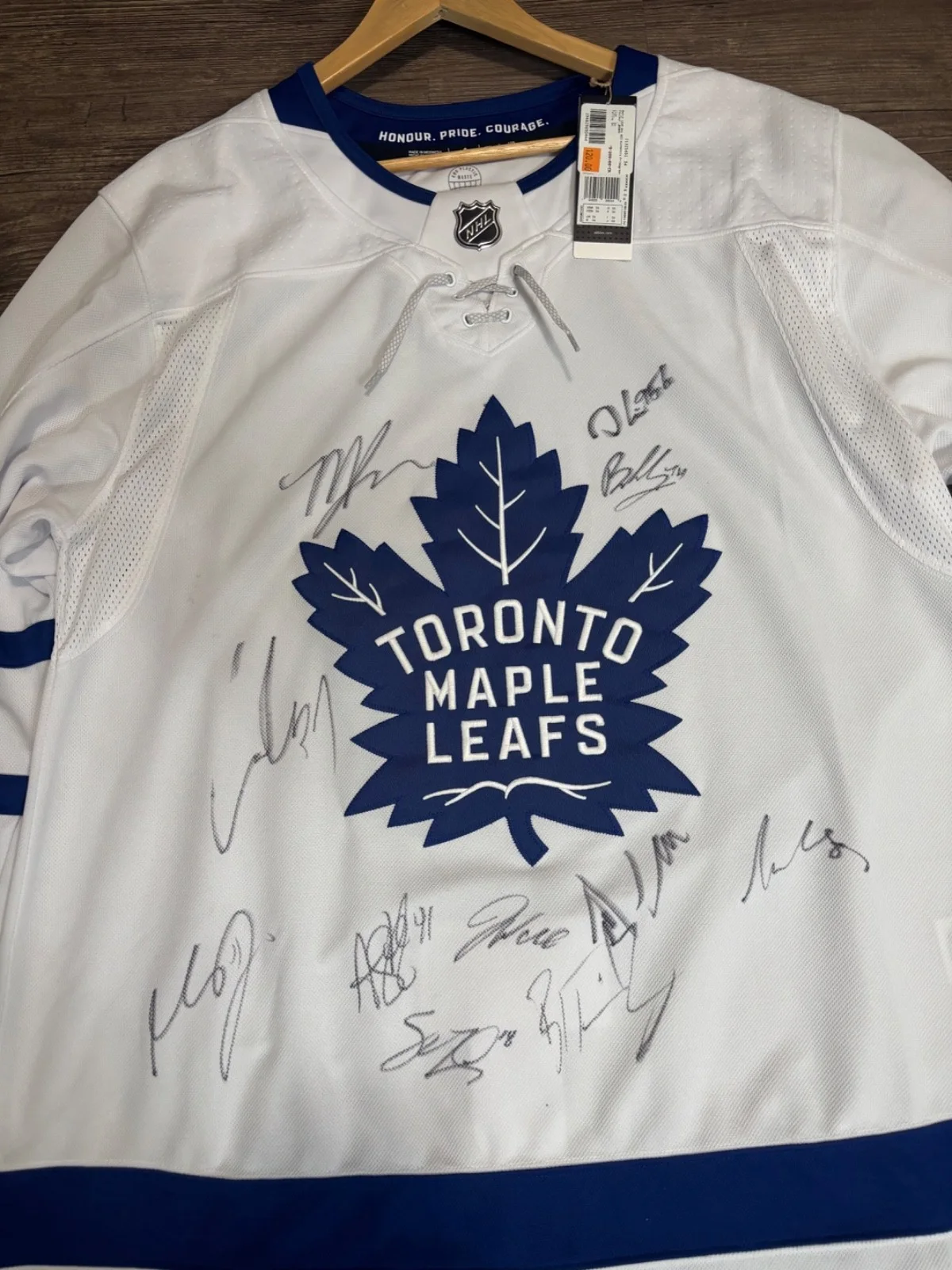 TORONTO MAPLE LEAFS SIGNED AUTOGRAPHED ADIDAS JERSEY X11 AUSTON MATTHEWS NYLANDE, изображение 2