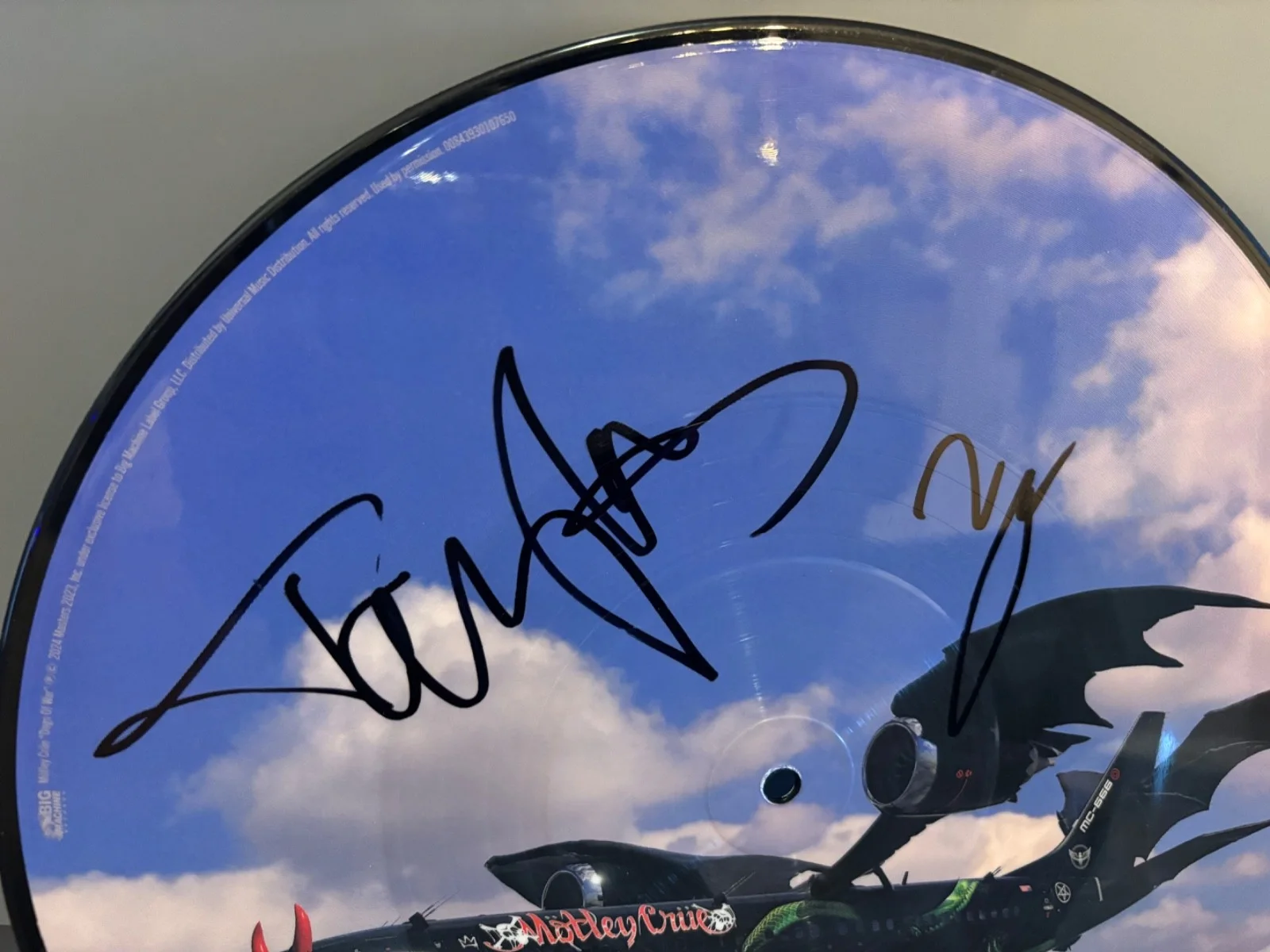 MOTLEY CRUE SIGNED AUTOGRAPHED LP VINYL PIC DISC RARE X3 TOMMY LEE VINCE NEIL J5, image 2