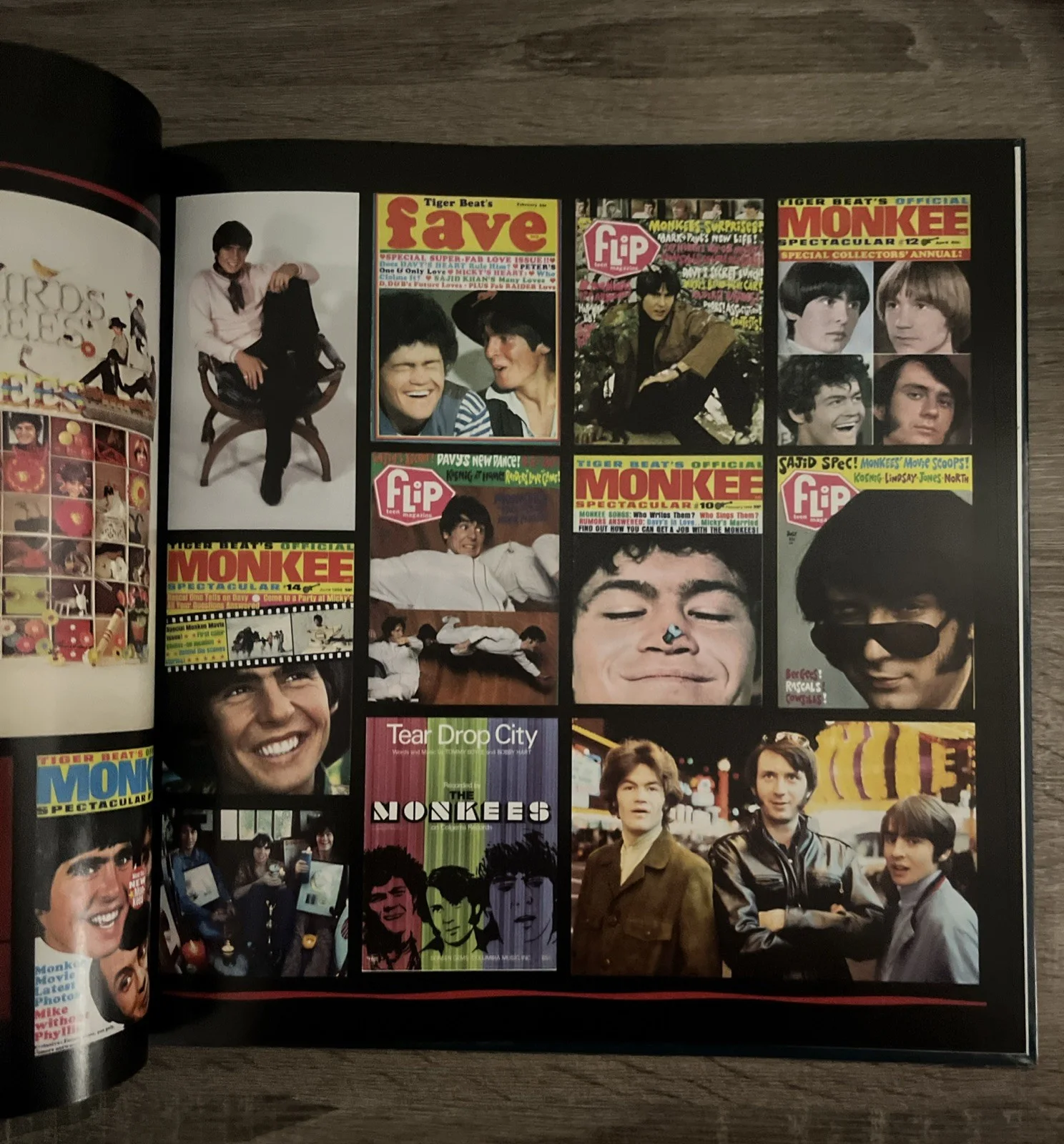 The Monkees Good Times 50th Anniversary Book Signed Micky Dolenz Peter Tork 2016, изображение 3