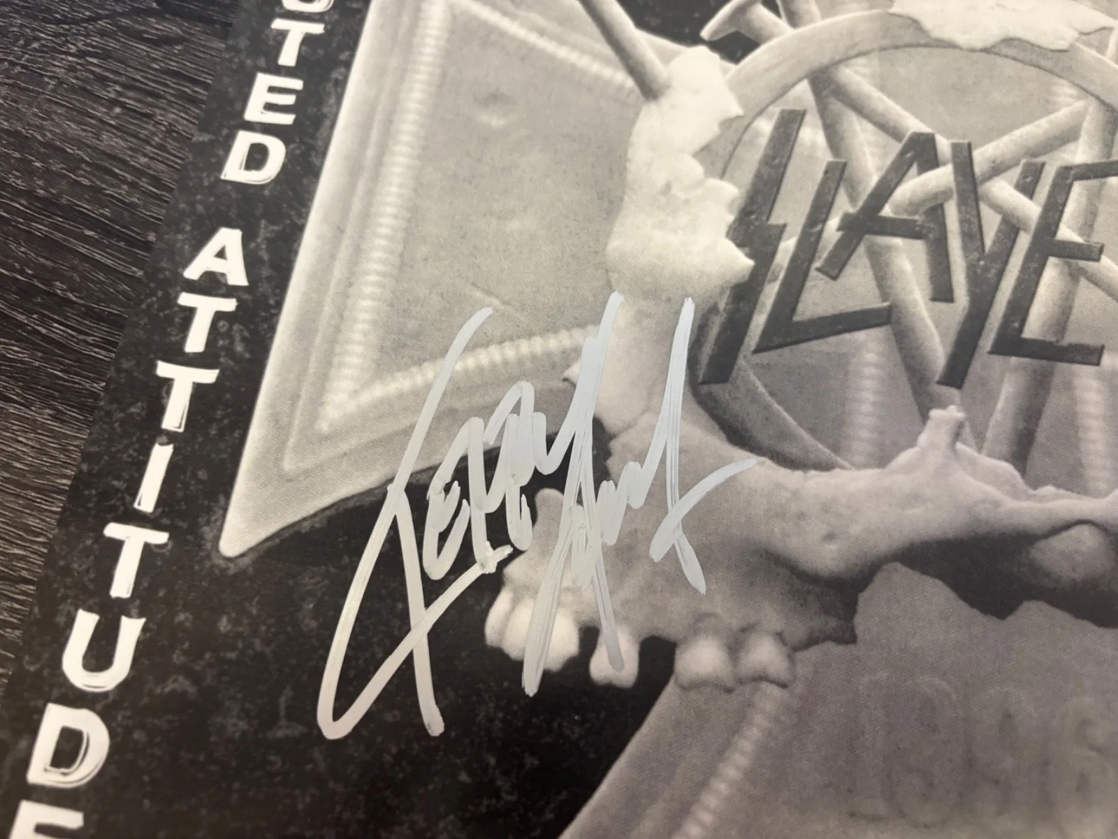 SLAYER SIGNED AUTOGRAPHED 12X12 ALBUM FLAT KERRY KING RARE IN PERSON METAL (2), изображение 2