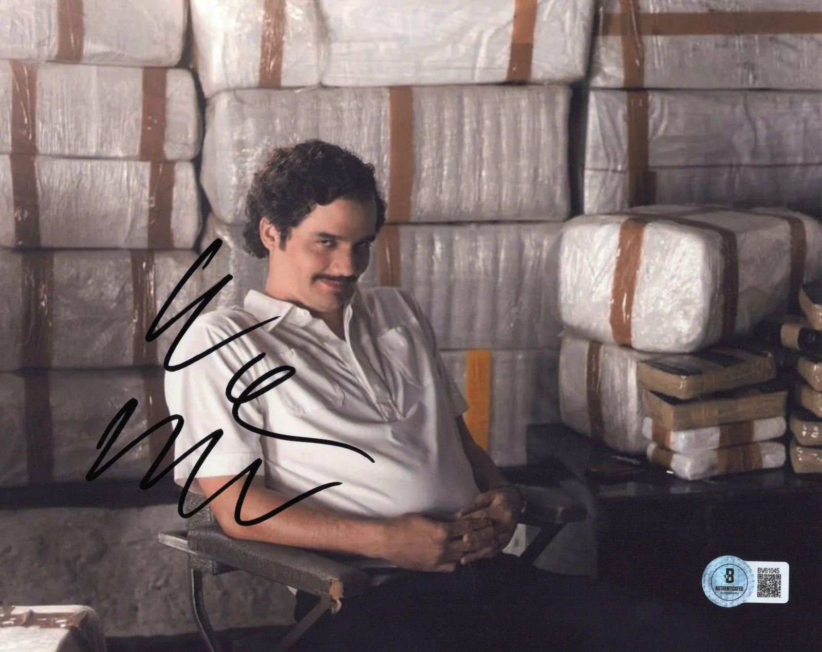 Wagner Moura — Wagner Moura Signed 'Narcos' Pablo Escobar 8x10 Photo 6 BAS Beckett COA Proof