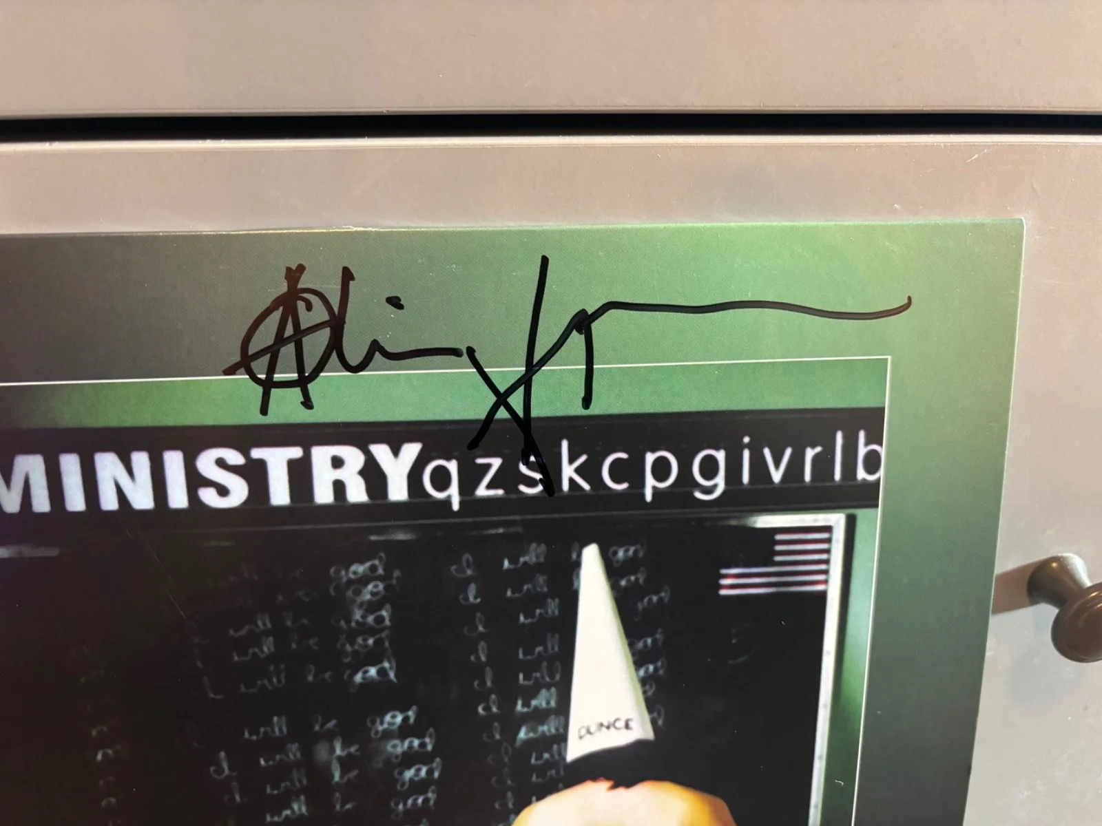 MINISTRY SIGNED AUTOGRAPHED LP VINYL RARE DARK SIDE OF THE SPOON AL JOURGENSEN, изображение 2