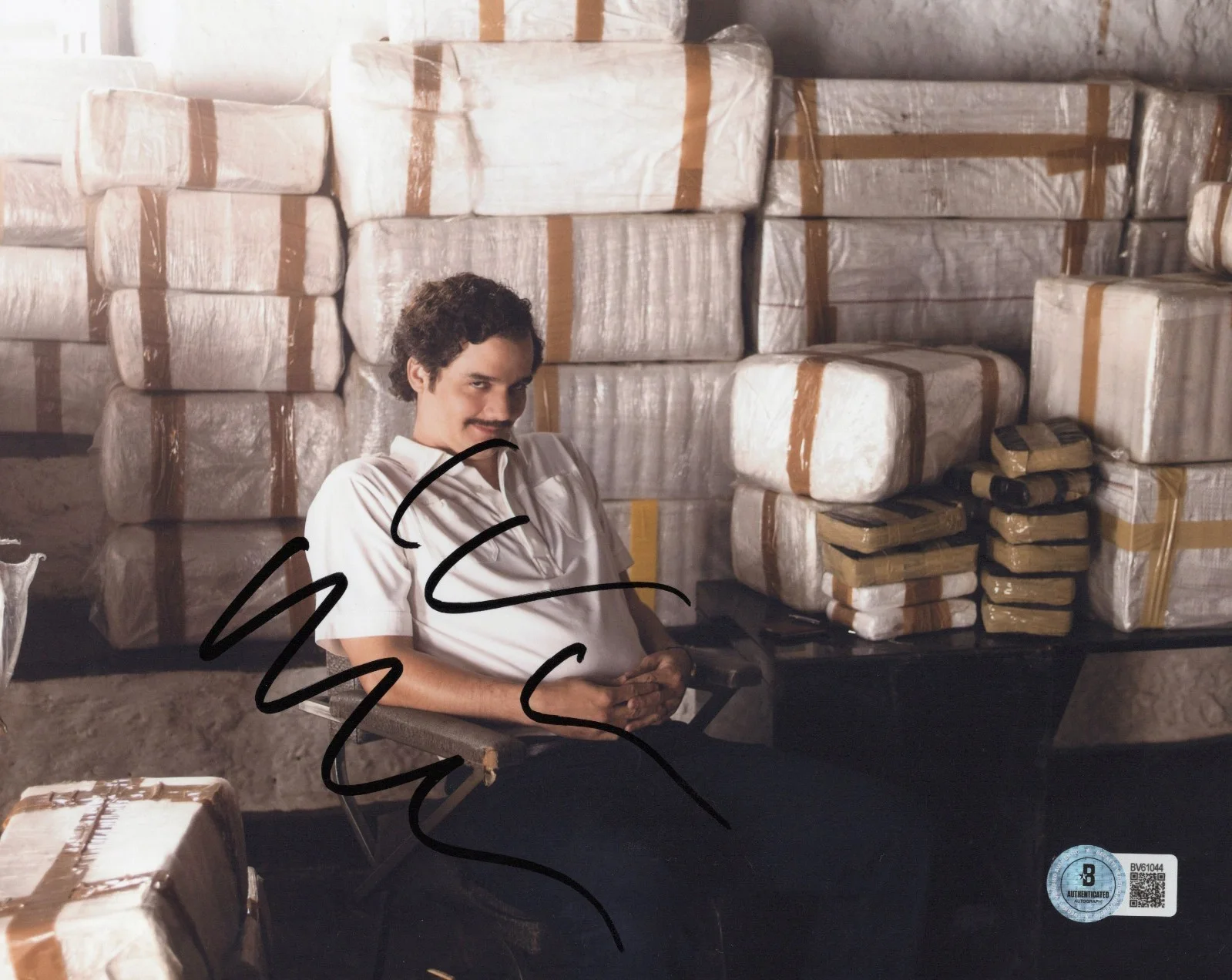 Wagner Moura — Wagner Moura Signed 'Narcos' Pablo Escobar 8x10 Photo 1 BAS Beckett COA Proof