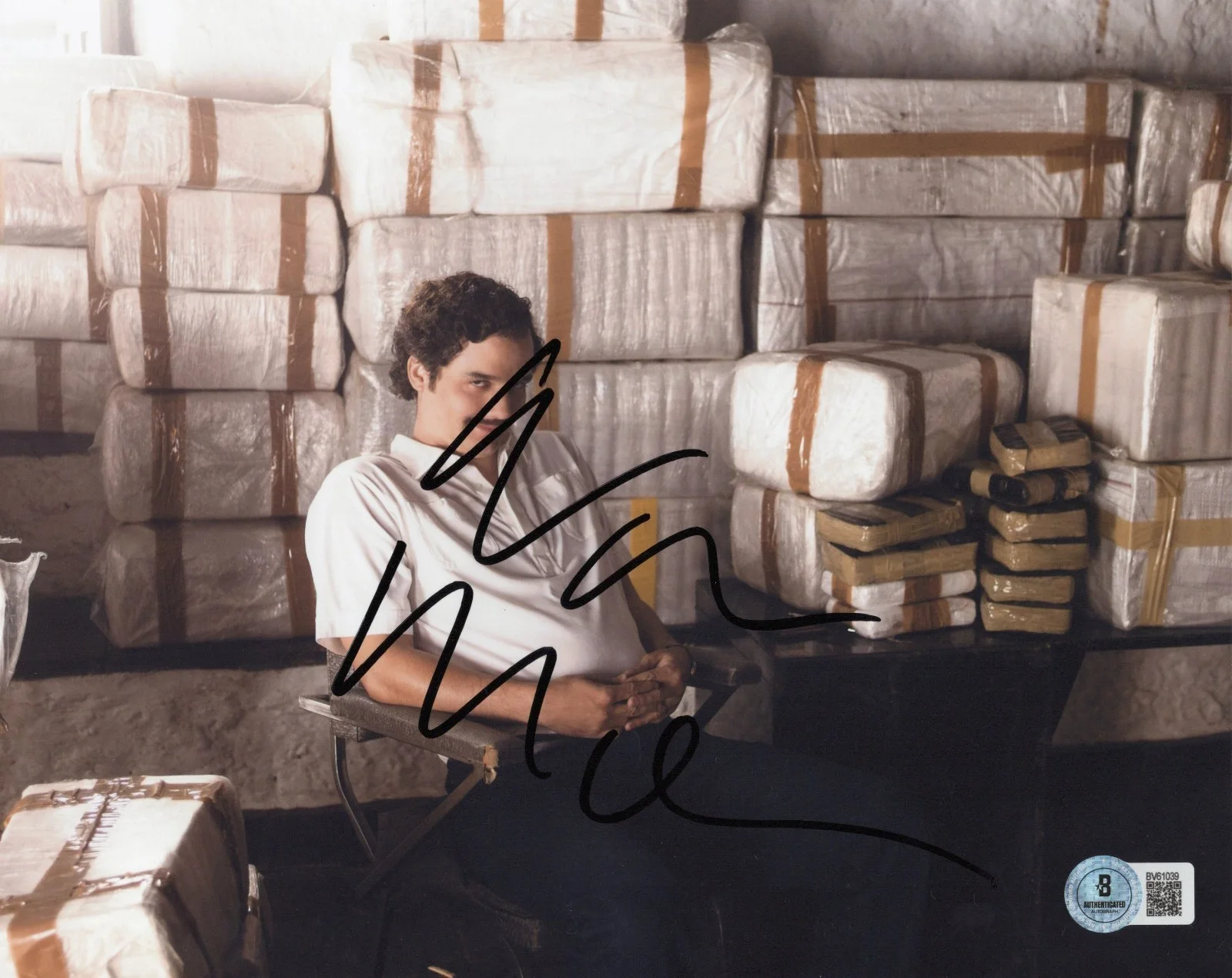 Wagner Moura — Wagner Moura Signed 'Narcos' Pablo Escobar 8x10 Photo 1 BAS Beckett COA Proof, image 2