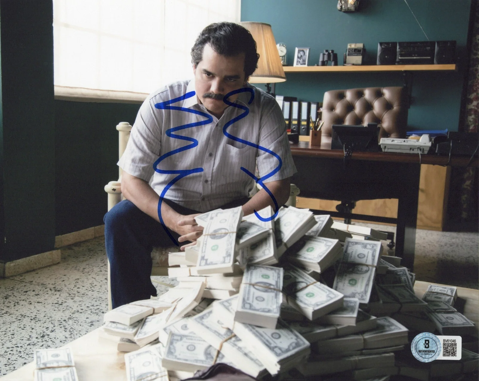 Wagner Moura Signed 'Narcos' Pablo Escobar 8x10 Photo BAS Beckett COA Proof, изображение 2