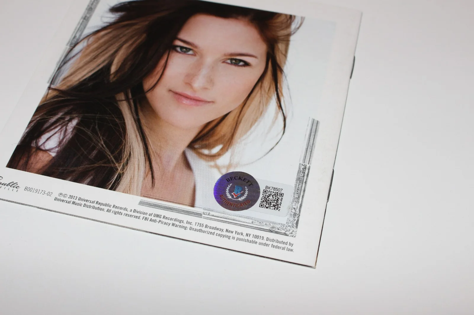 CASSADEE POPE SIGNED FRAMED 'FRAME BY FRAME' CD COVER ALBUM BECKETT COA SINGER, image 2