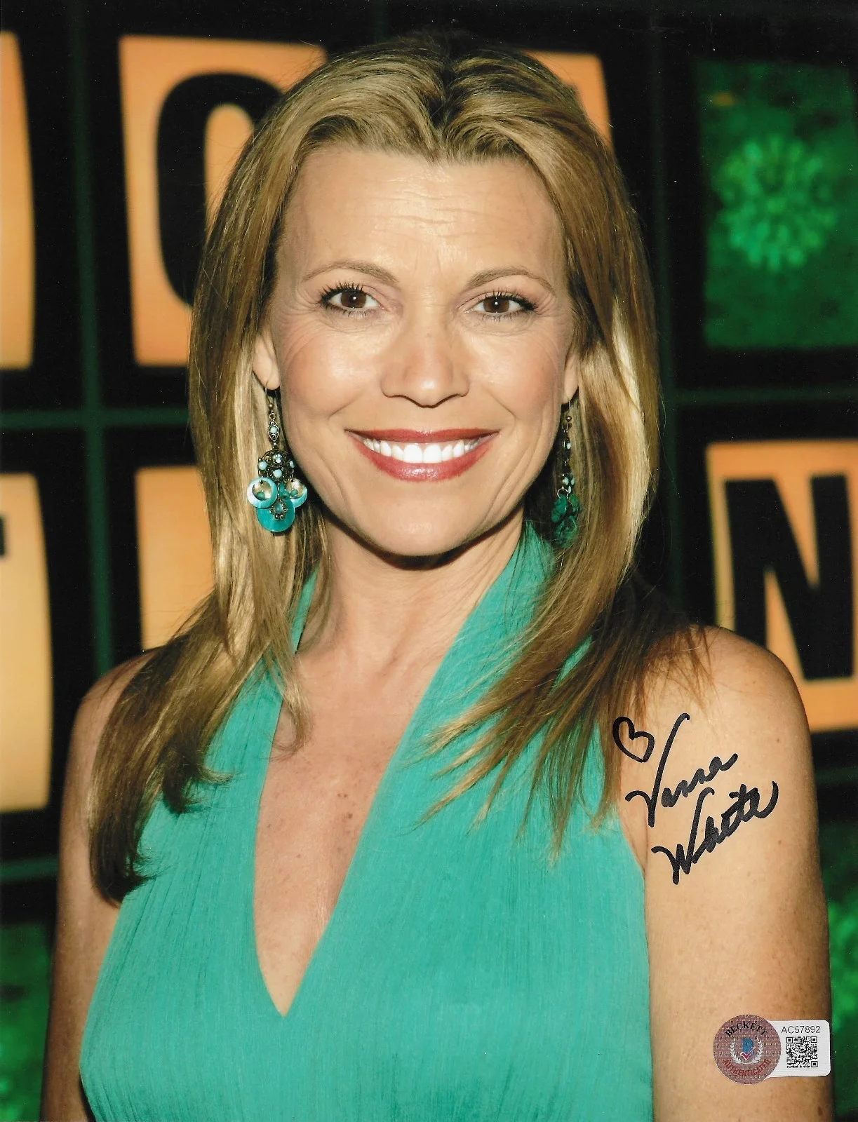Vanna White — Vanna White Signed 8x10 Photo Autographed BAS Wheel of Fortune 892