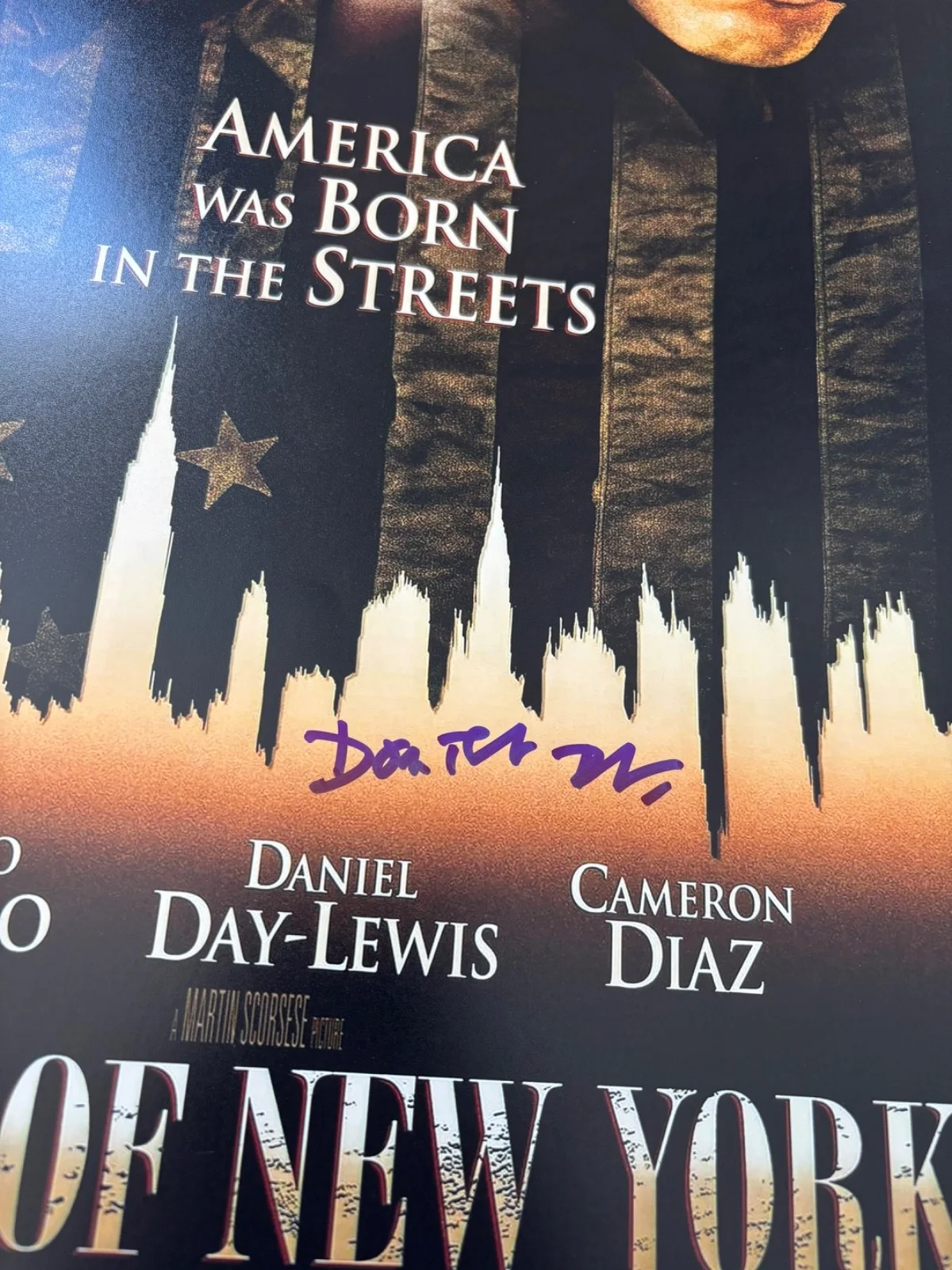 DANIEL DAY LEWIS — DANIEL DAY LEWIS SIGNED GANGS OF NEW YORK 12X18 MOVIE POSTER PHOTO BUTCHER BAS, изображение 2