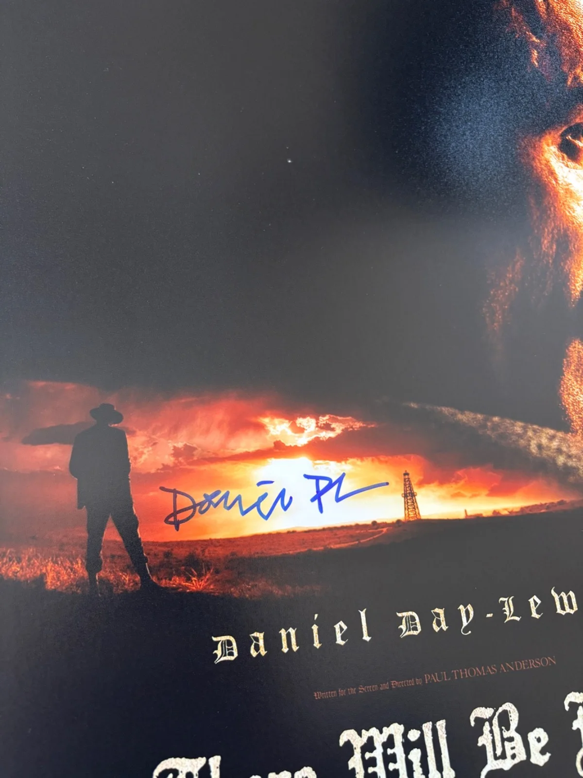 DANIEL DAY LEWIS — DANIEL DAY LEWIS SIGNED THERE WILL BE BLOOD 12X18 MOVIE POSTER PHOTO OSCAR BAS c, изображение 2
