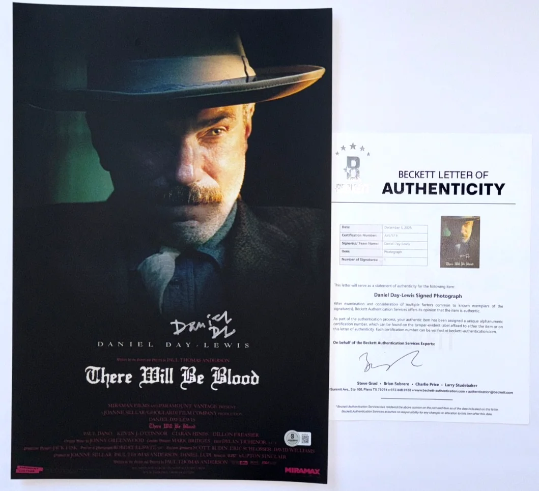 DANIEL DAY LEWIS — DANIEL DAY LEWIS SIGNED THERE WILL BE BLOOD 12X18 MOVIE POSTER PHOTO OSCAR BAS