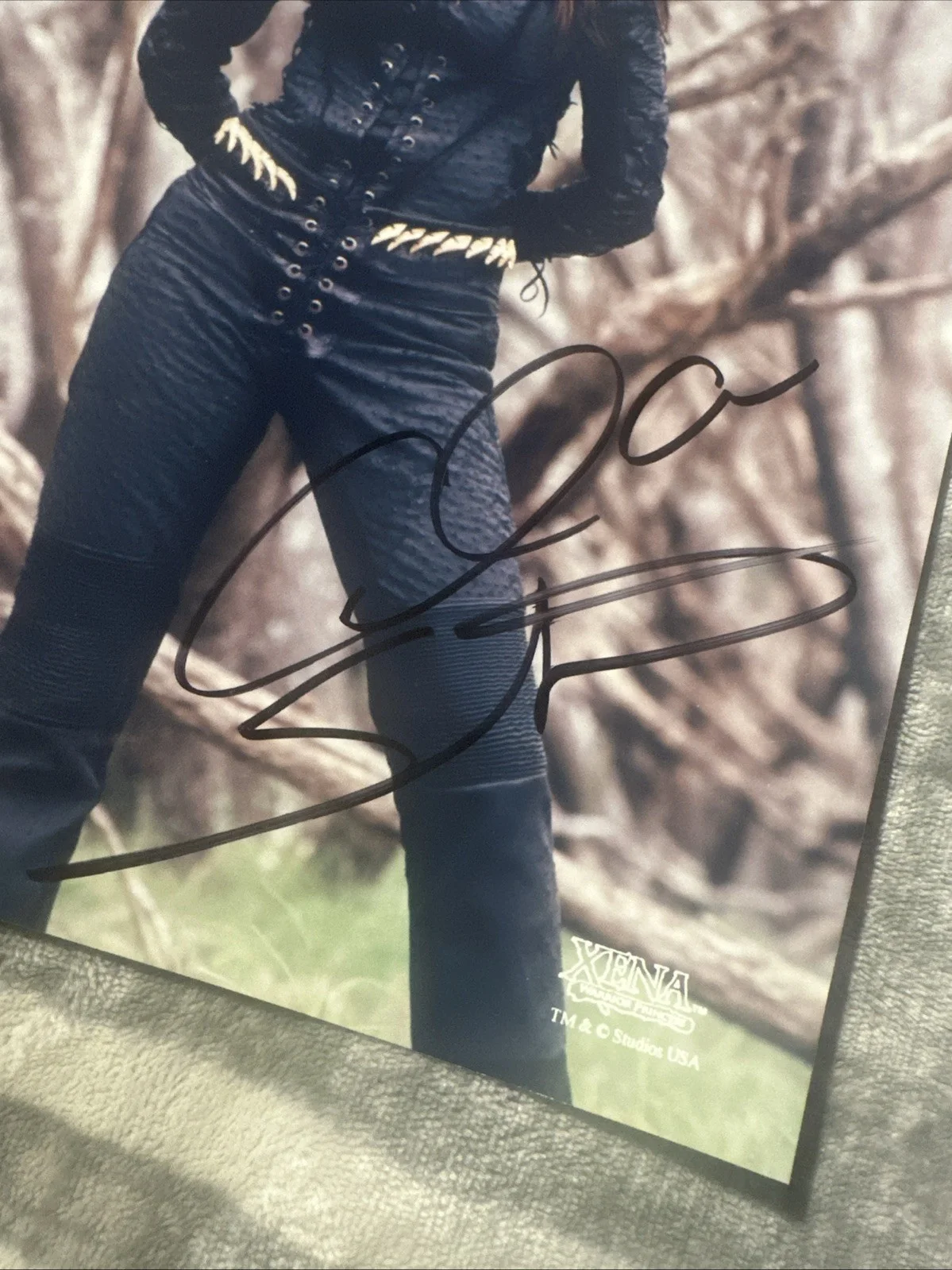 Claire Stansfield — Claire Stansfield Signed 8x10 Color "Xena" Photo - Not a reprint - Autographed, изображение 3