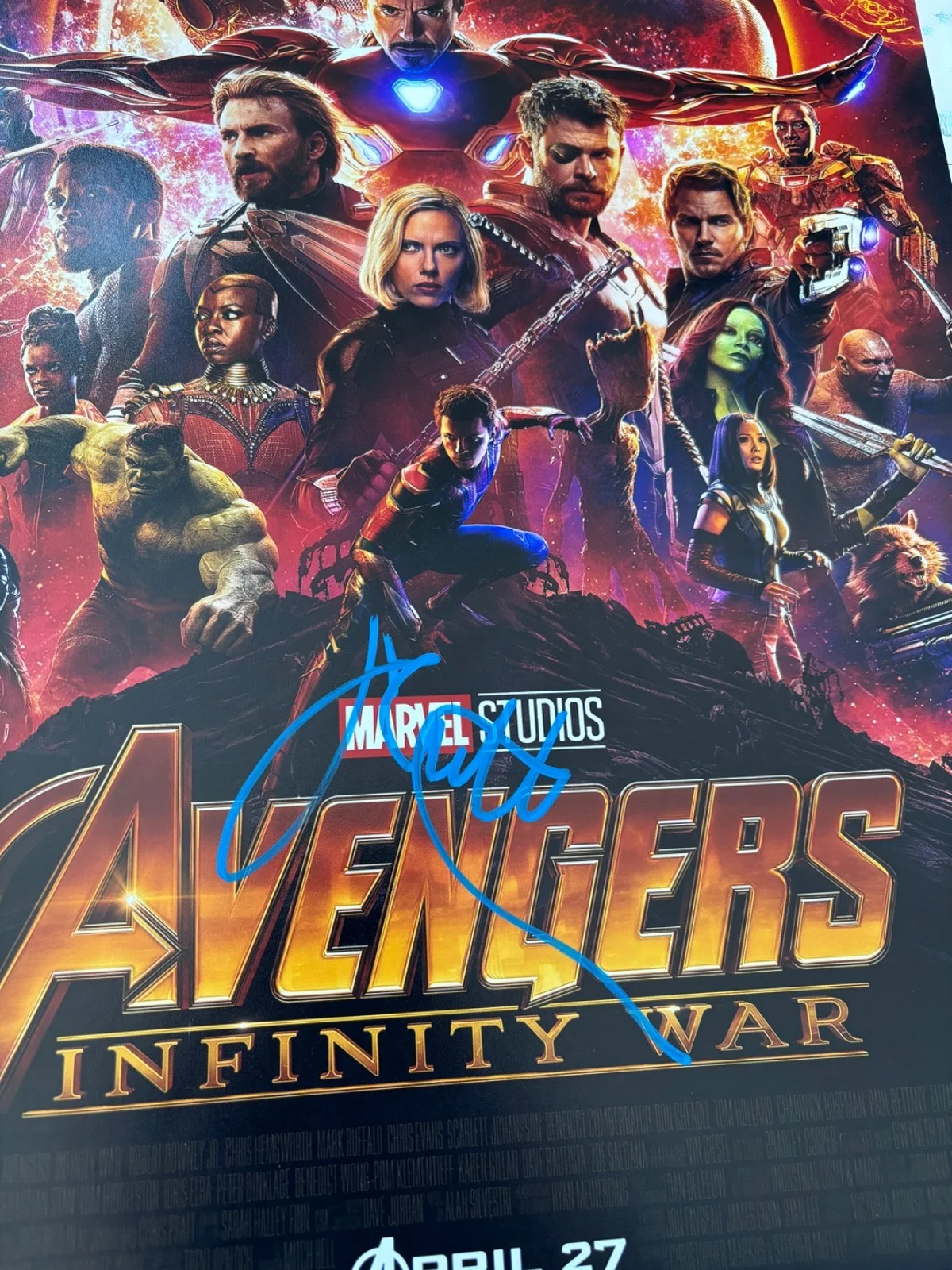 SCARLETT JOHANSSON — SCARLETT JOHANSSON SIGNED AVENGERS 12X18 MOVIE POSTER PHOTO BLACK WIDOW BAS, изображение 2