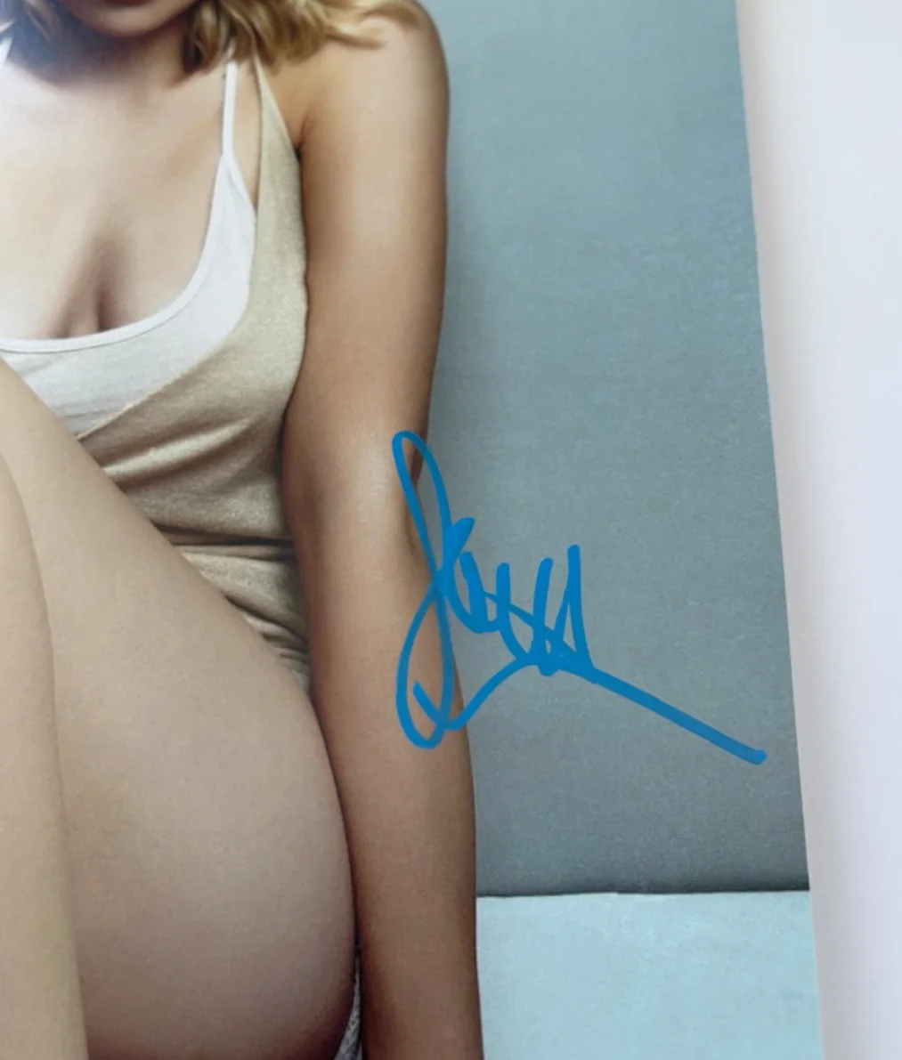 SCARLETT JOHANSSON — SCARLETT JOHANSSON SIGNED SEXY 11X14 PHOTO LOST IN TRANSLATION BLACK WIDOW A BAS, изображение 2