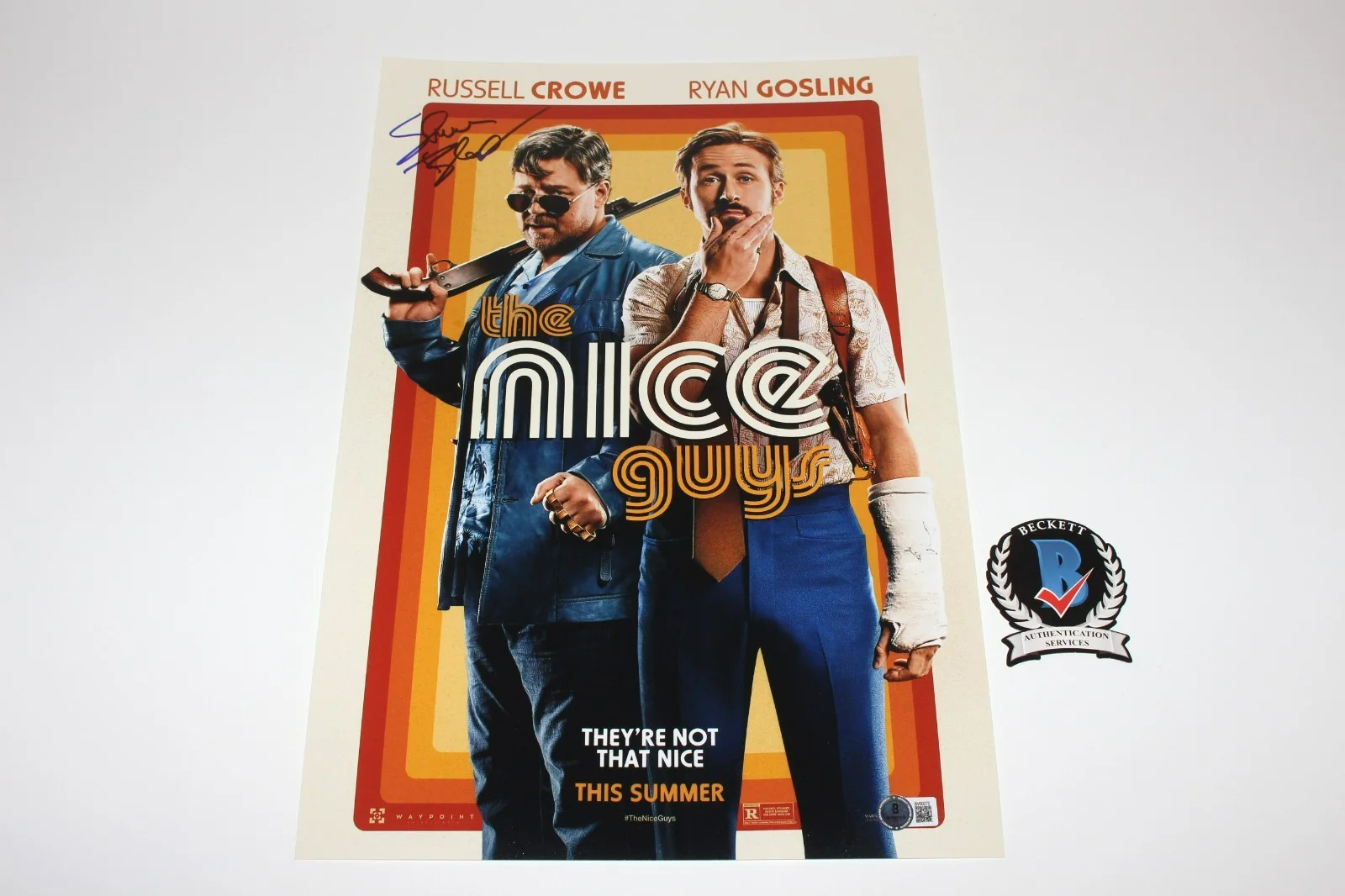 DIRECTOR SHANE BLACK SIGNED 'THE NICE GUYS' 12x18 MOVIE POSTER 1 BECKETT COA BAS, изображение 4