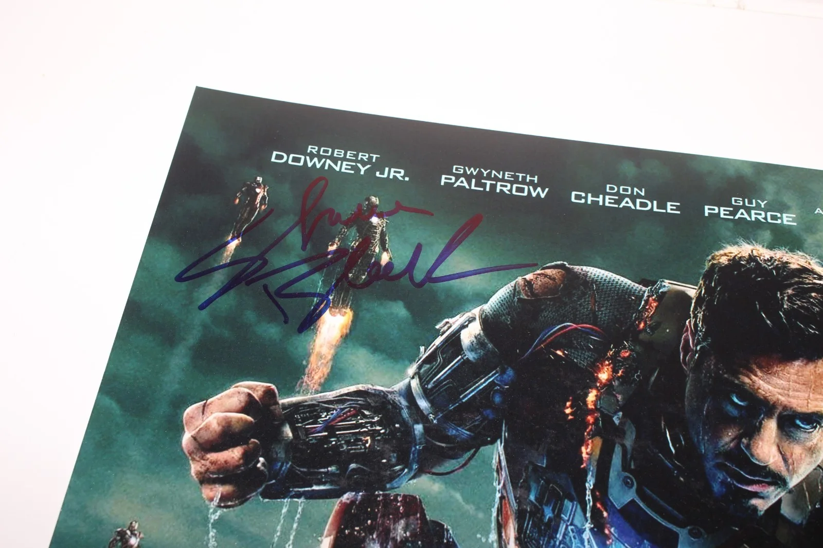 DIRECTOR SHANE BLACK SIGNED 'IRON MAN 3' 12x18 MOVIE POSTER BECKETT COA BAS, изображение 3