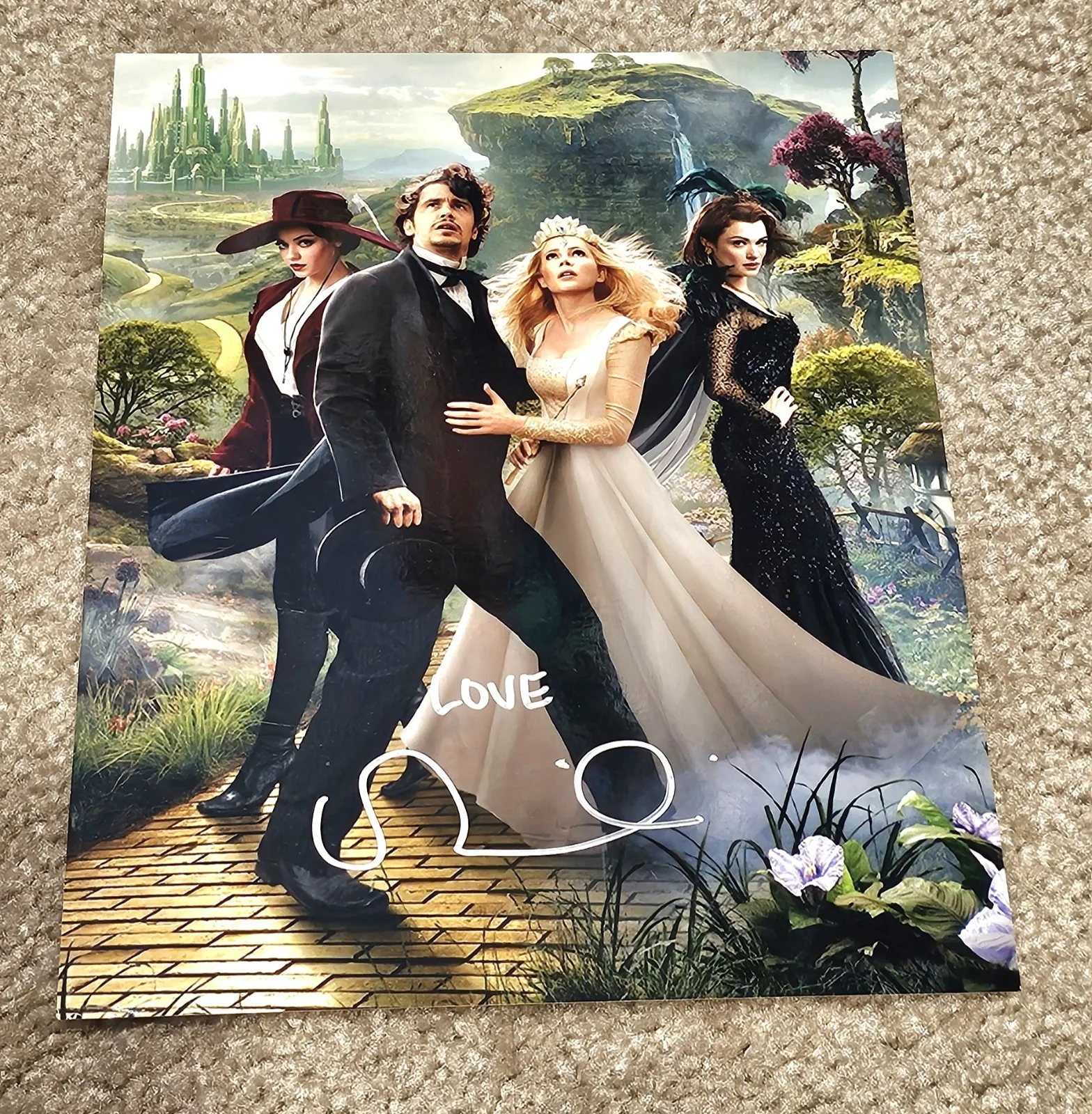 MICHELLE WILLIAMS — Two MICHELLE WILLIAMS SIGNED PHOTO 8X10 OZ THE GREAT AND POWERFUL AUTOGRAPH