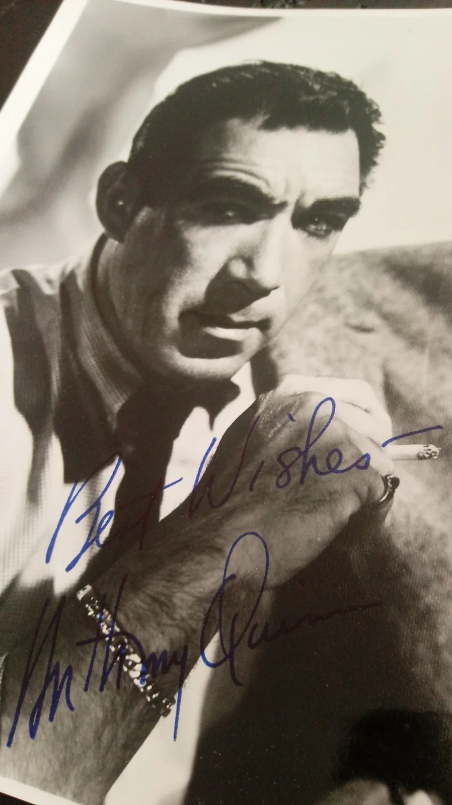 Anthony Quinn — SIGNED Anthony Quinn RARE Vintage Early AUTOGRAPHED 5 x 7 Blue Flair HTF Photo, изображение 2