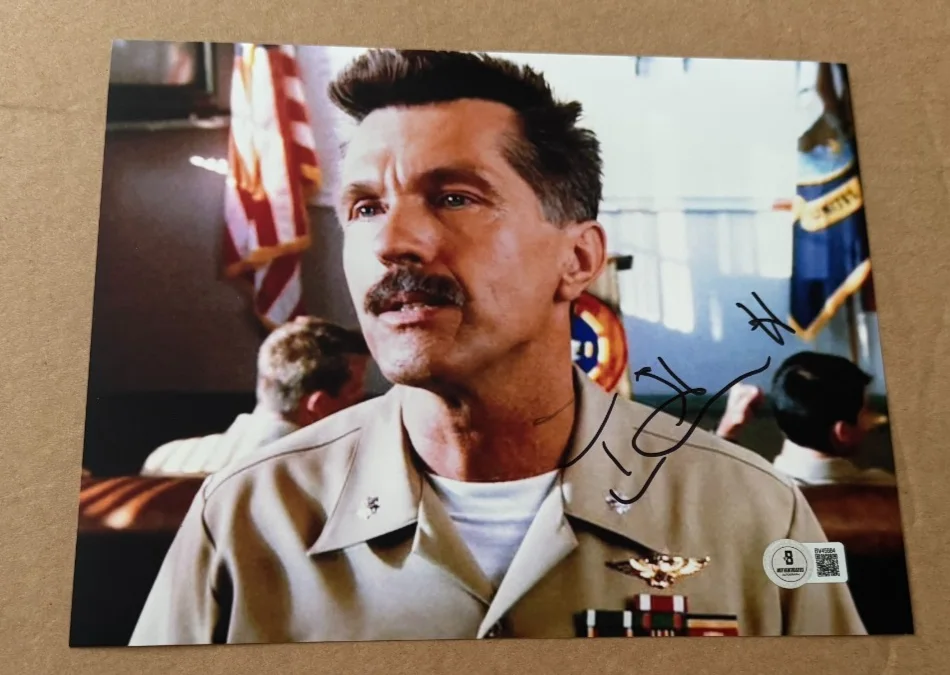 TOM SKERRITT — TOM SKERRITT SIGNED TOP GUN 8X10 PHOTO BECKETT COA HAND SIGNED