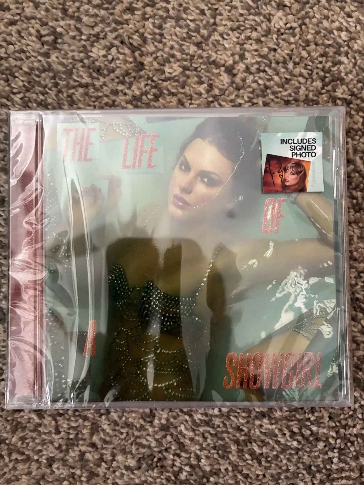 Taylor Swift The Life of a Showgirl CD Signed Autograph Photos 1-4 Complete Set, изображение 2