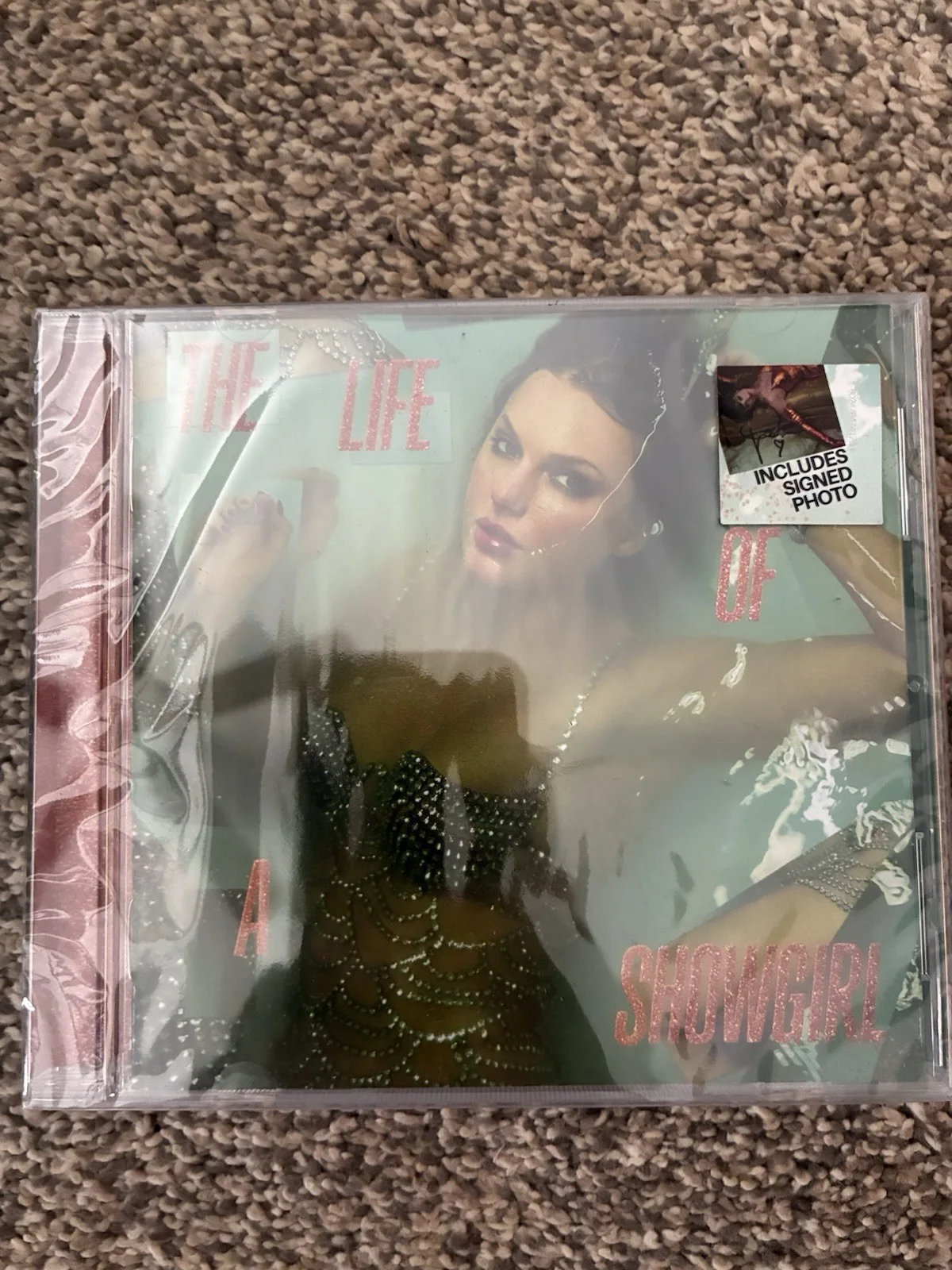 Taylor Swift The Life of a Showgirl CD Signed Autograph Photos 1-4 Complete Set, изображение 3