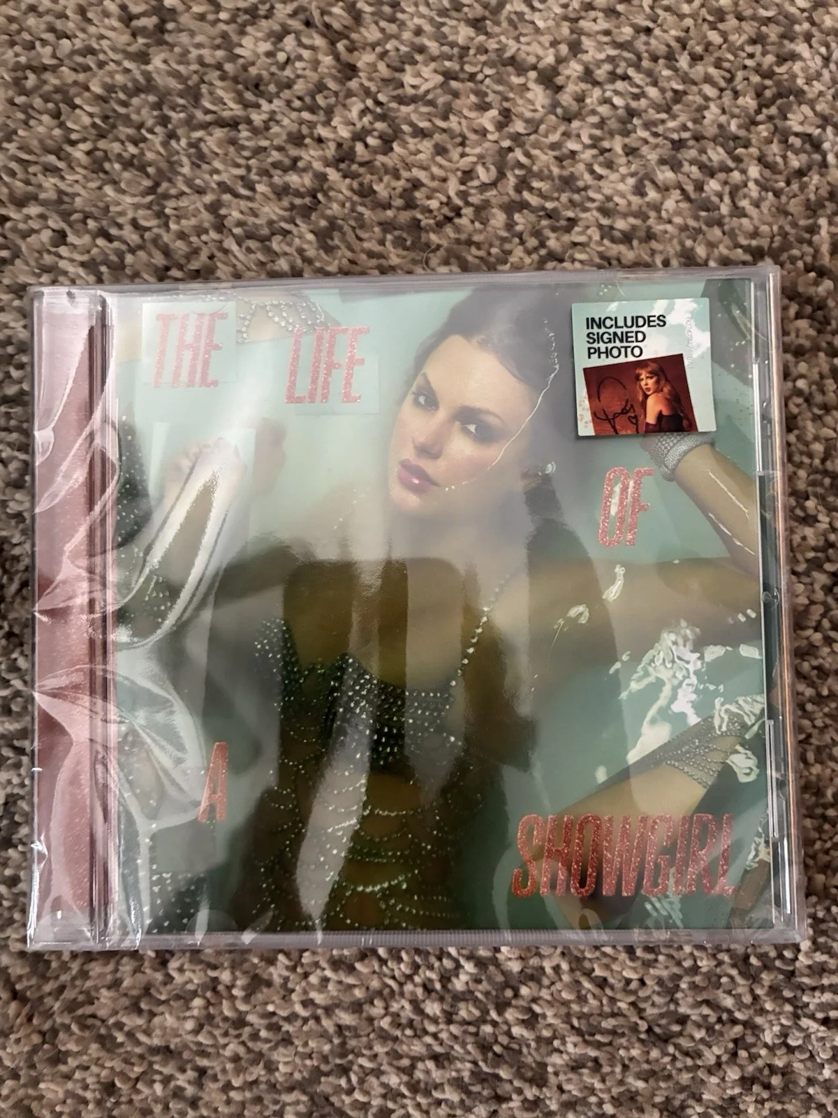 Taylor Swift The Life of a Showgirl CD Signed Autograph Photos 1-4 Complete Set, изображение 4