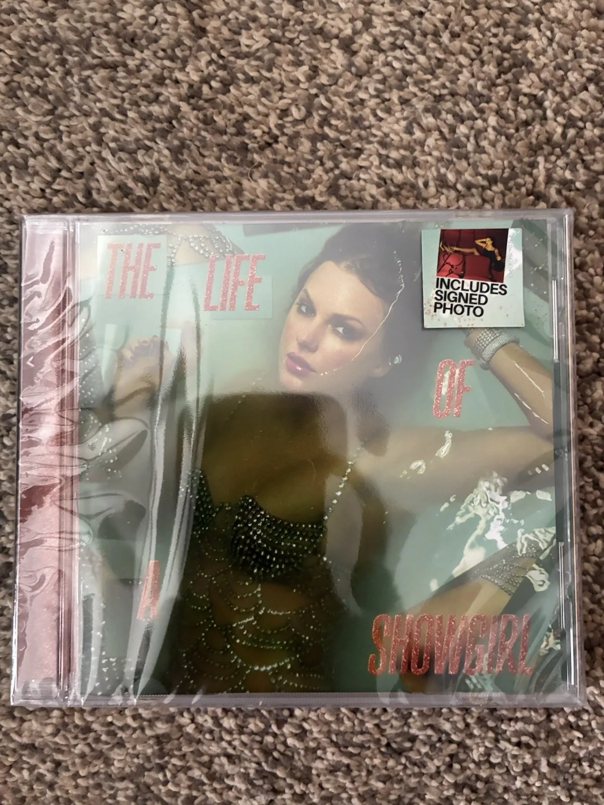 Taylor Swift The Life of a Showgirl CD Signed Autograph Photos 1-4 Complete Set, изображение 5