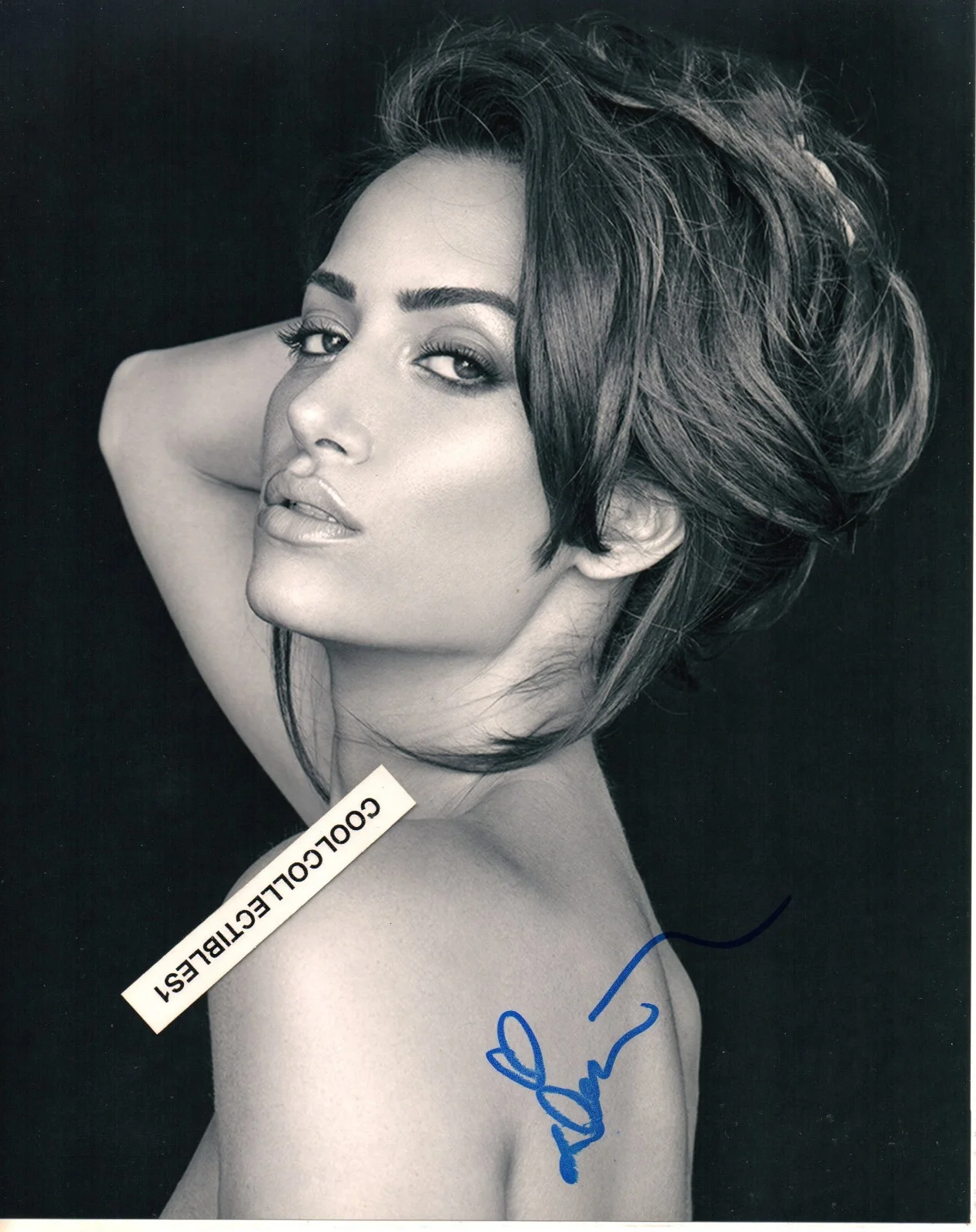 DONNA FELDMAN — DONNA FELDMAN "FASHION HOUSE" IN PERSON SIGNED 8X10 BLACK & WHITE PHOTO 3 PROOF