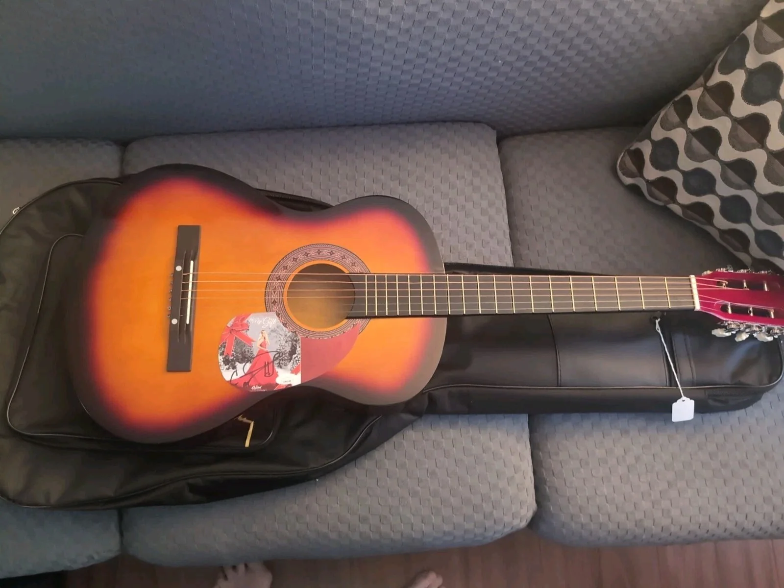 38" Carrie Underwood Autographed Acoustic Guitar JSA Authenticated..., изображение 3
