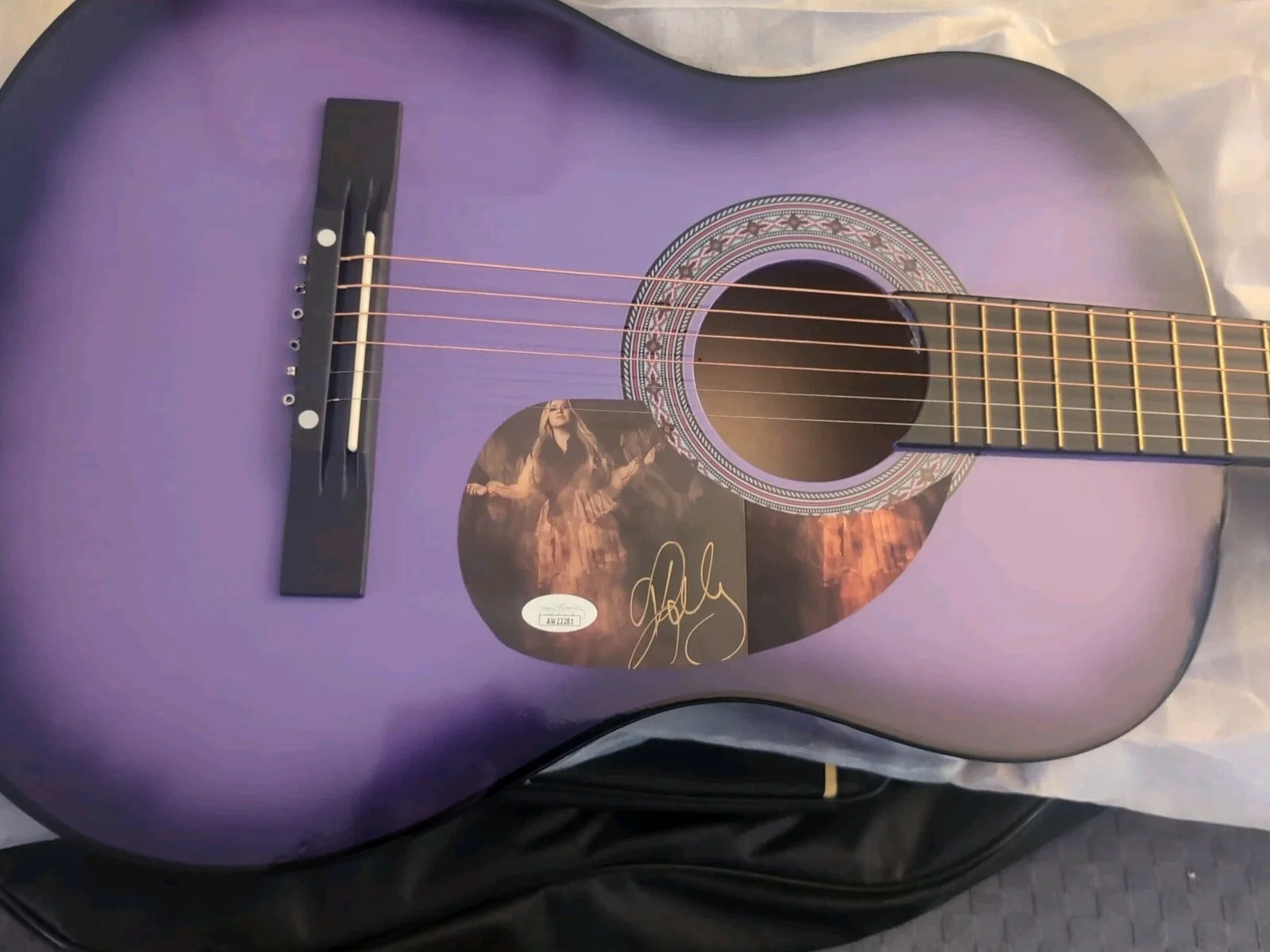 38" Kelly Clarkson Autographed Acoustic Guitar JSA Authenticated..., image 2