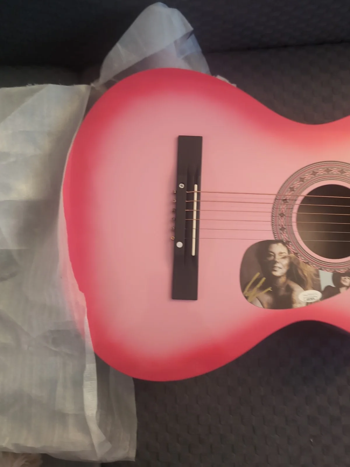 38" Shania Twain Autographed Acoustic Guitar JSA Authenticated, image 2