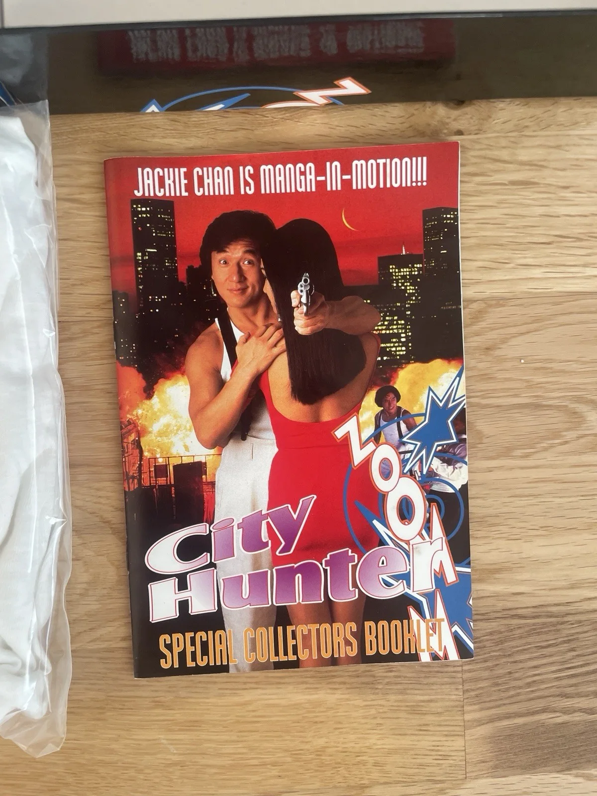 City Hunter Jackie Chan Collector Box Set VHS + T-shirt + Booklet Movie Promo, изображение 5